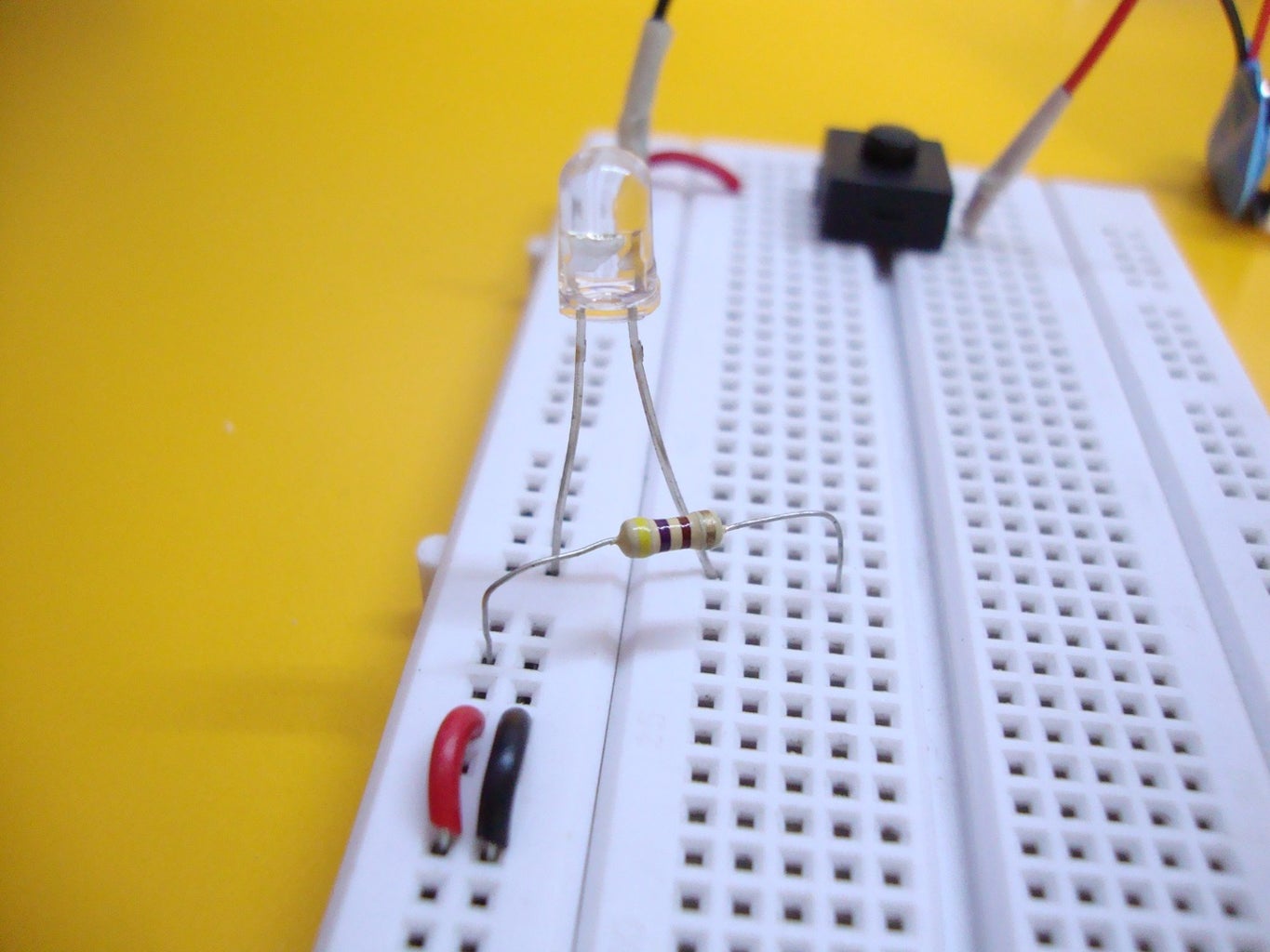 Make a Simple LED Circuit