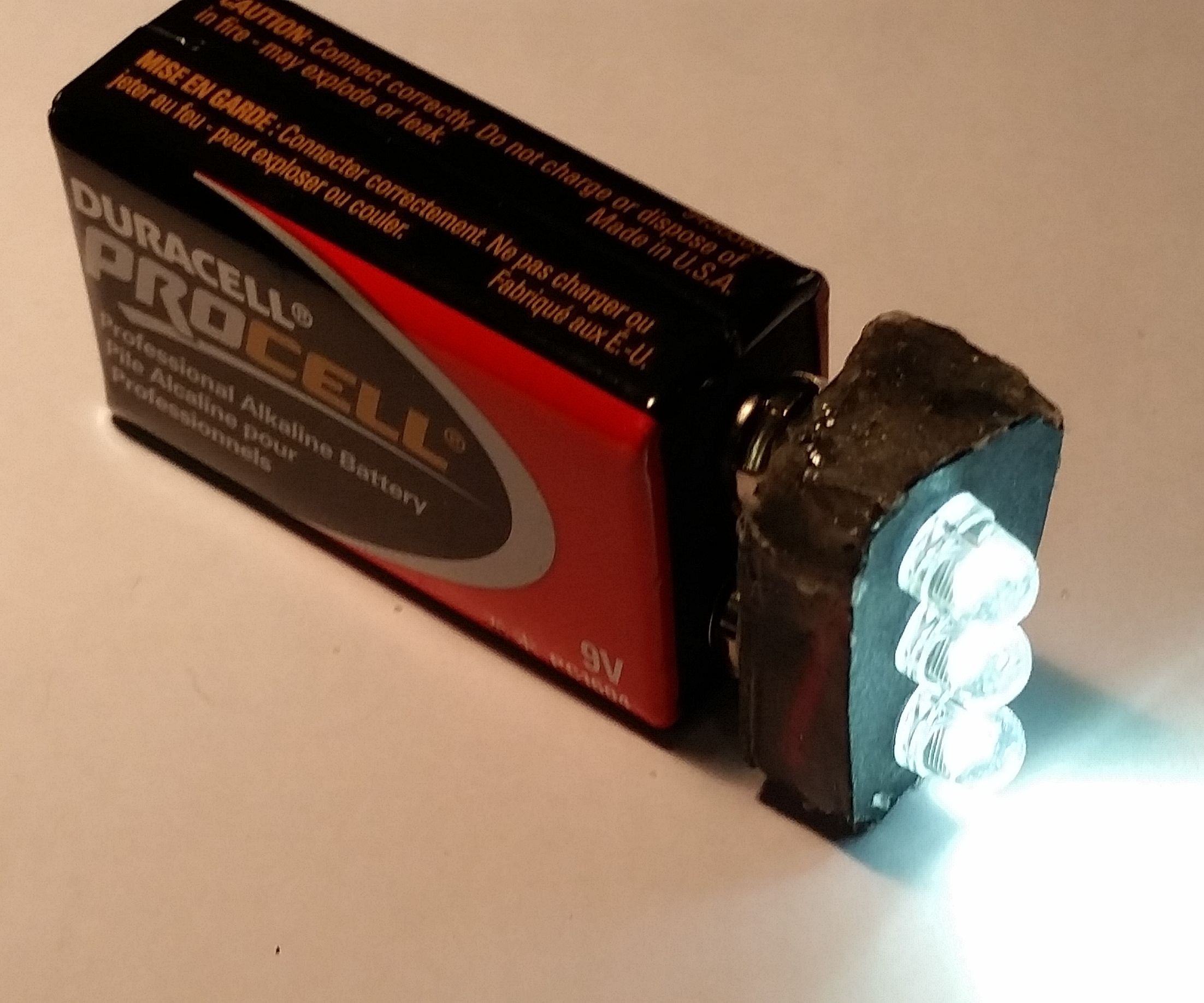 DIY 9 Volt LED Emergency/Backpack Flash Light 