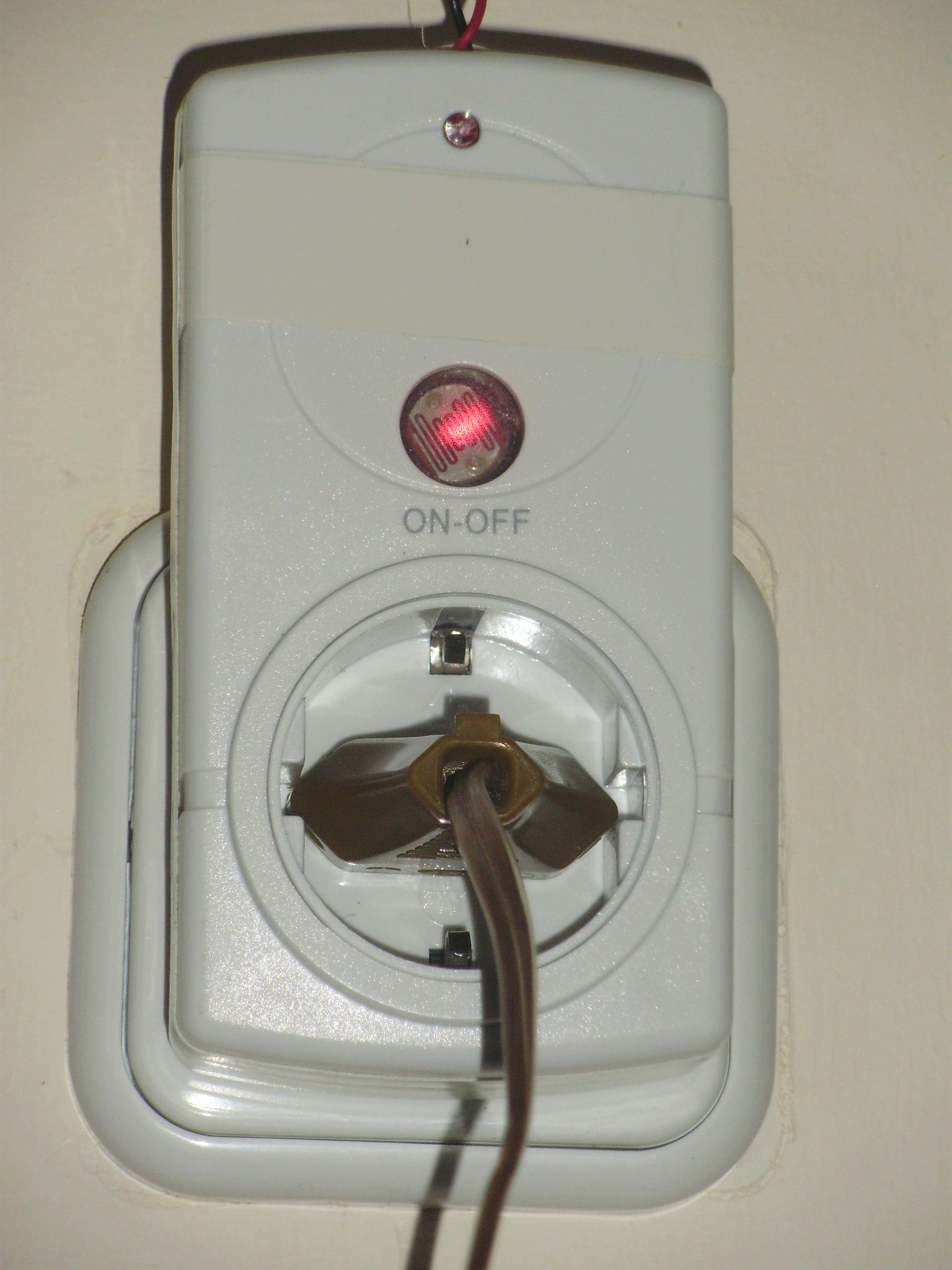 Turn on and Off Your Things With a Laser!