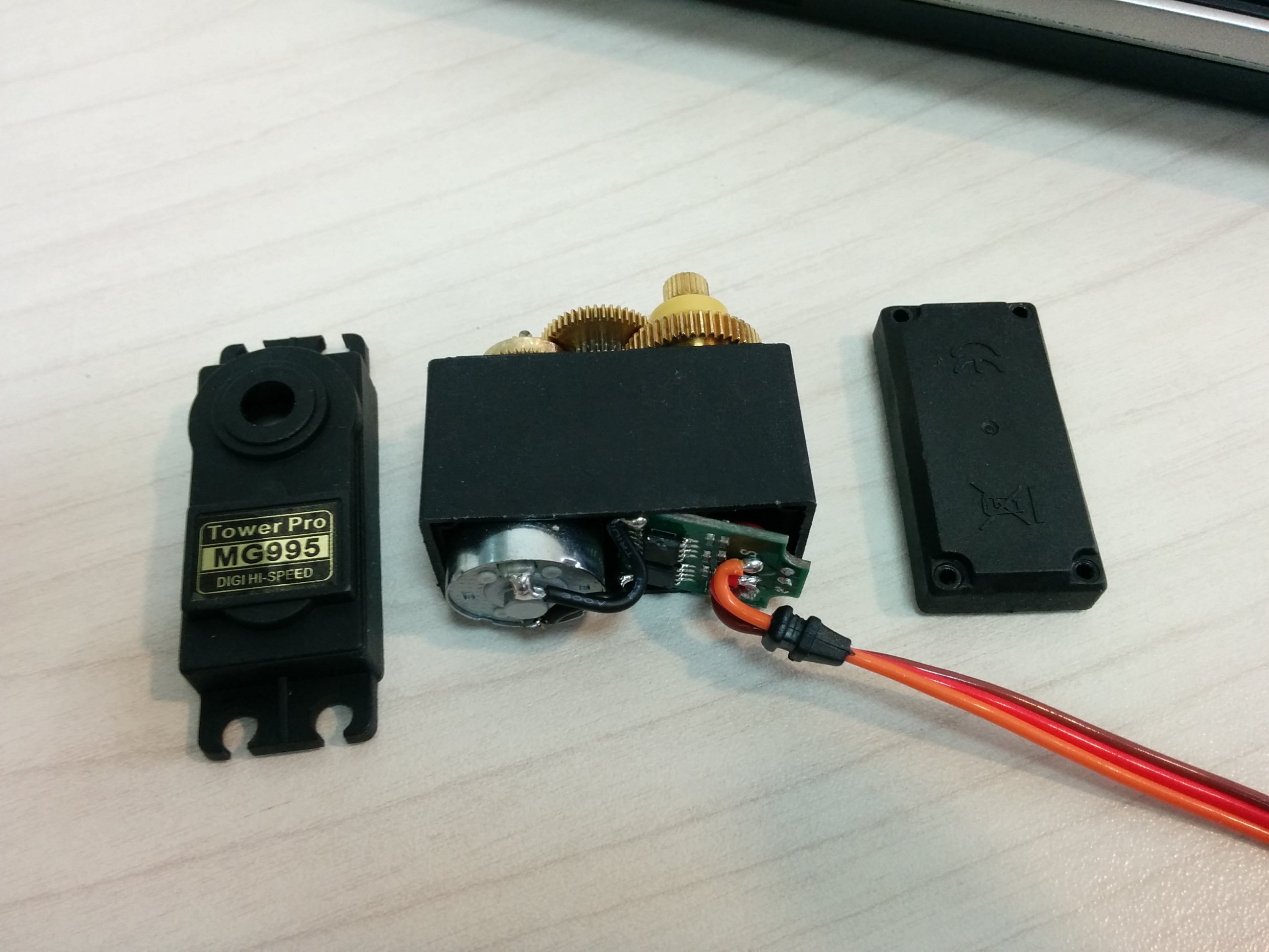 Converting a TowerPro MG995 Servo to a Linear Actuator 7 Steps (with