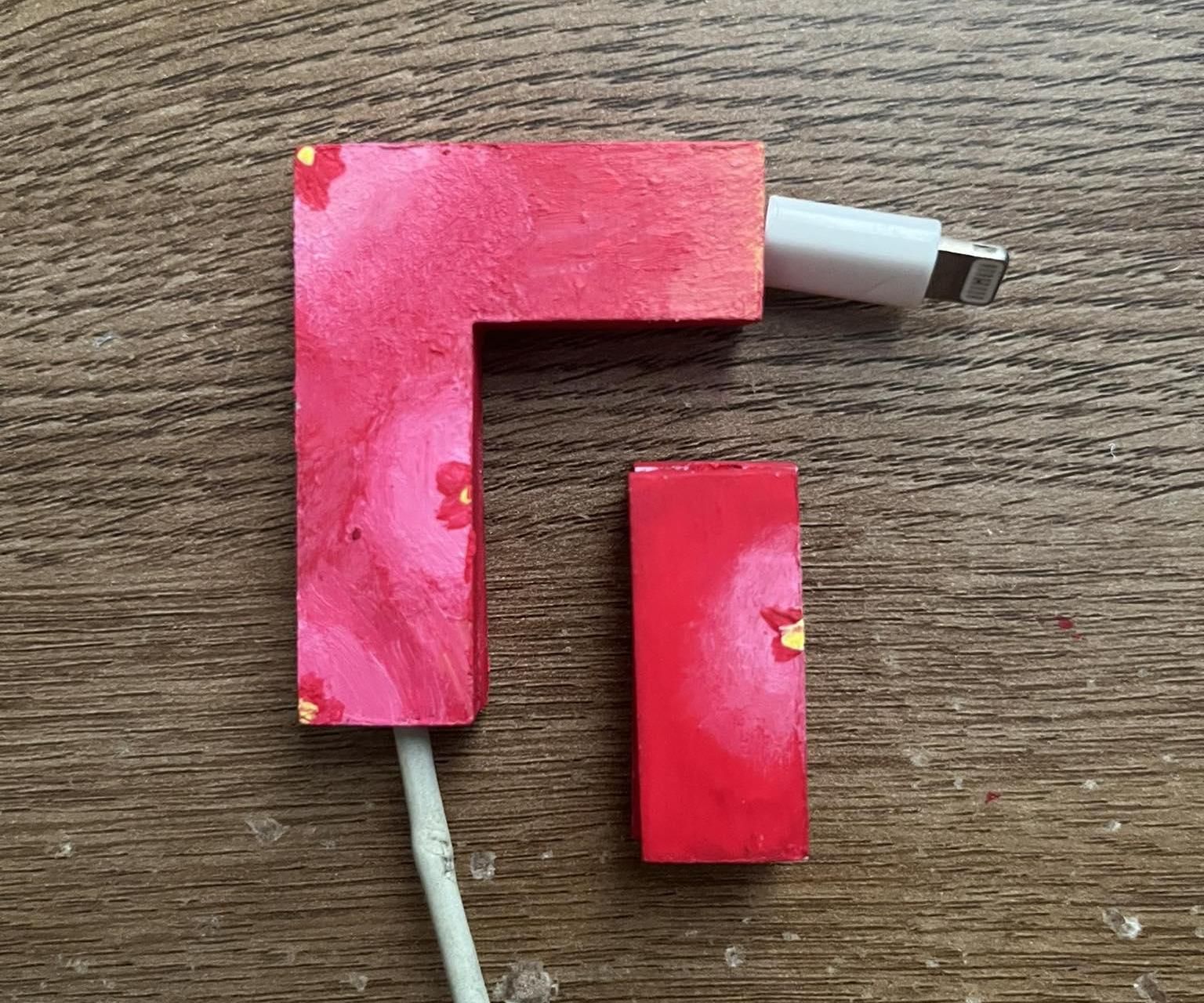 Cordcaptor: a 3D-Printed Charging Cable Protector