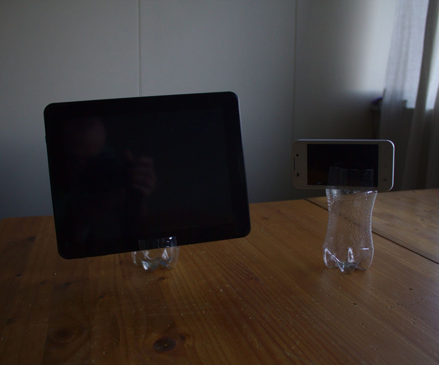 FREE DIY Phone, IPhone, Tablet, IPad or Ebook Stand