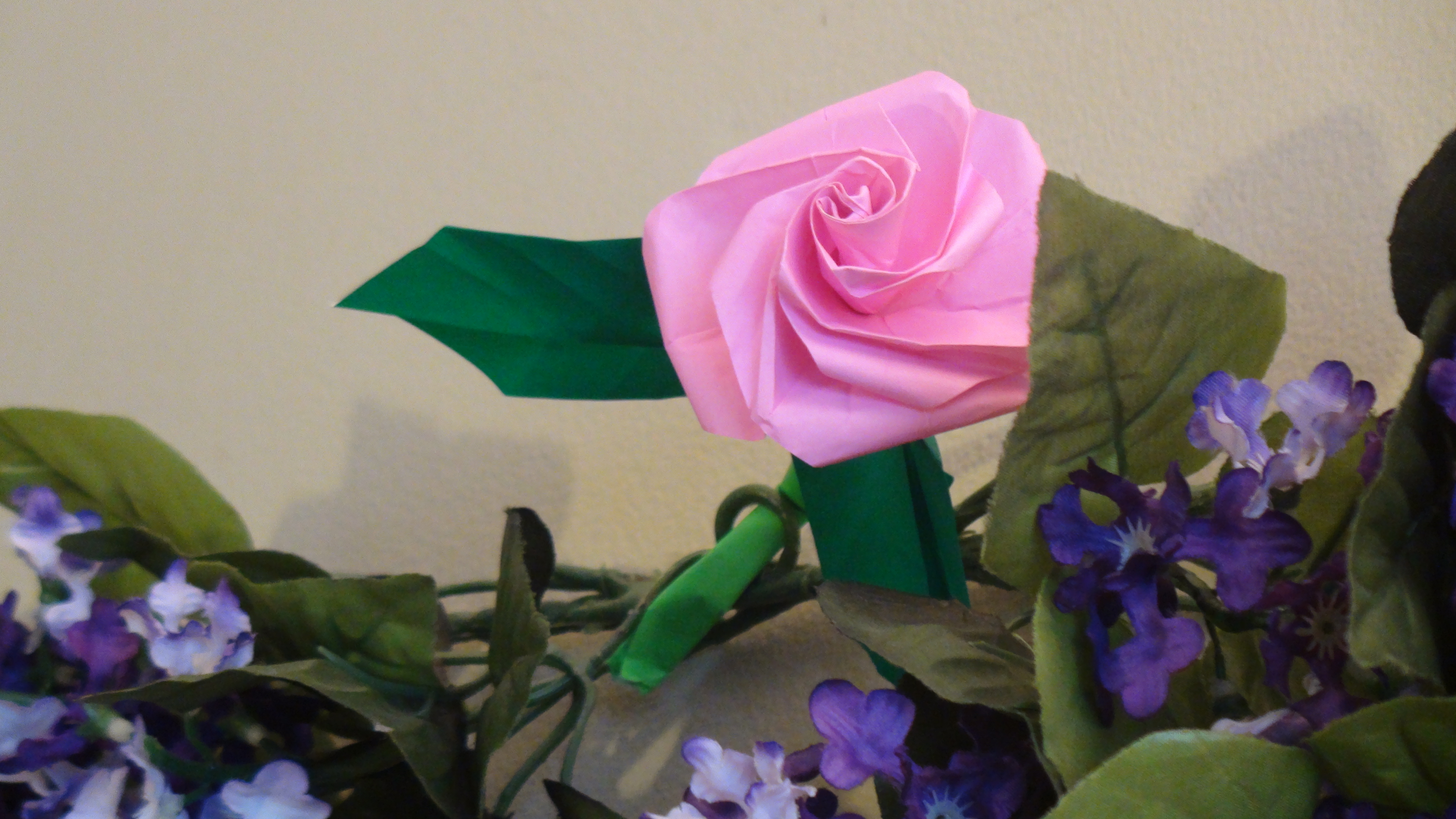 How to Make a Beautiful Origami Rose for Valentine's Day!
