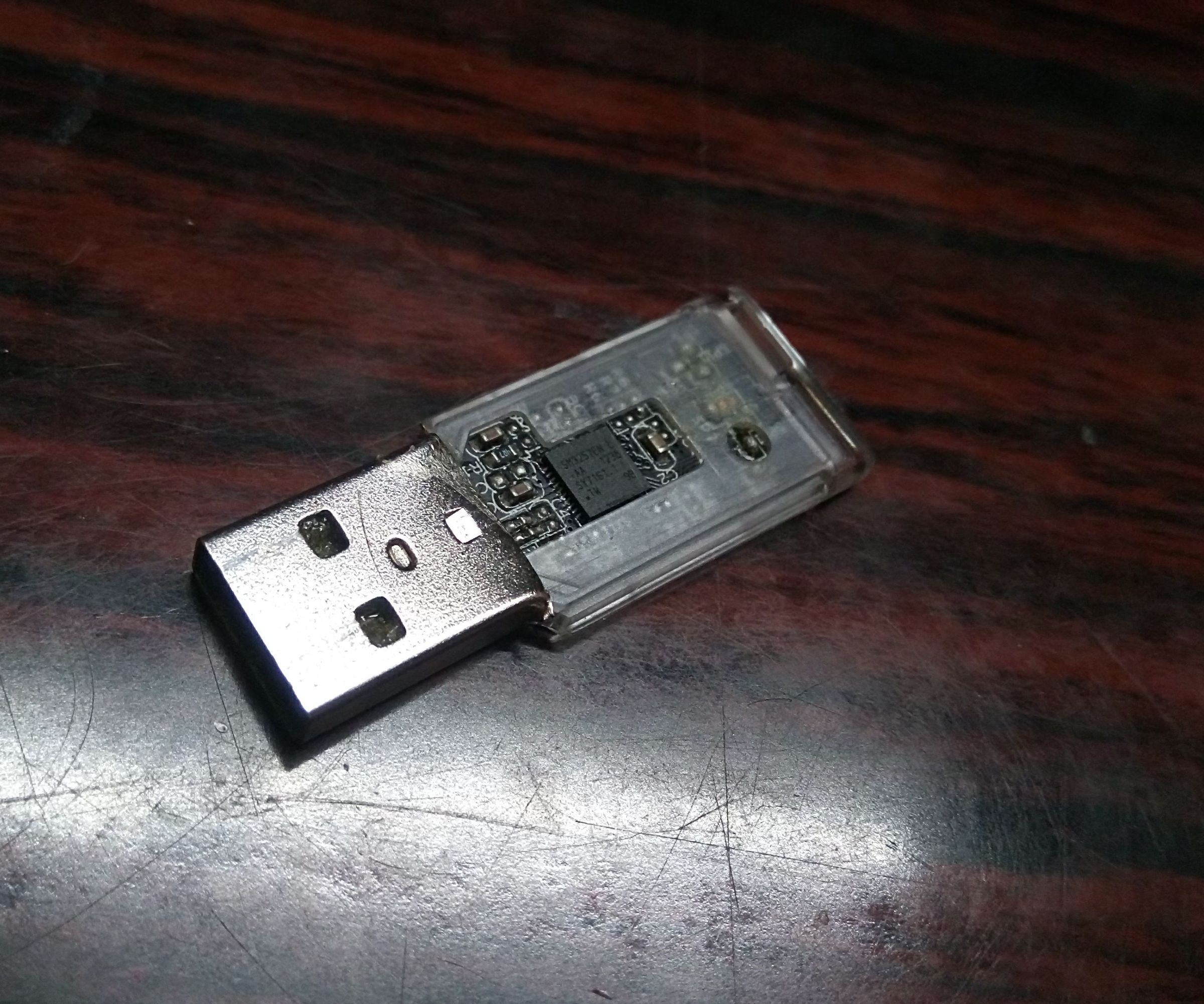 Fixing a Flash Drive With USB Port 
