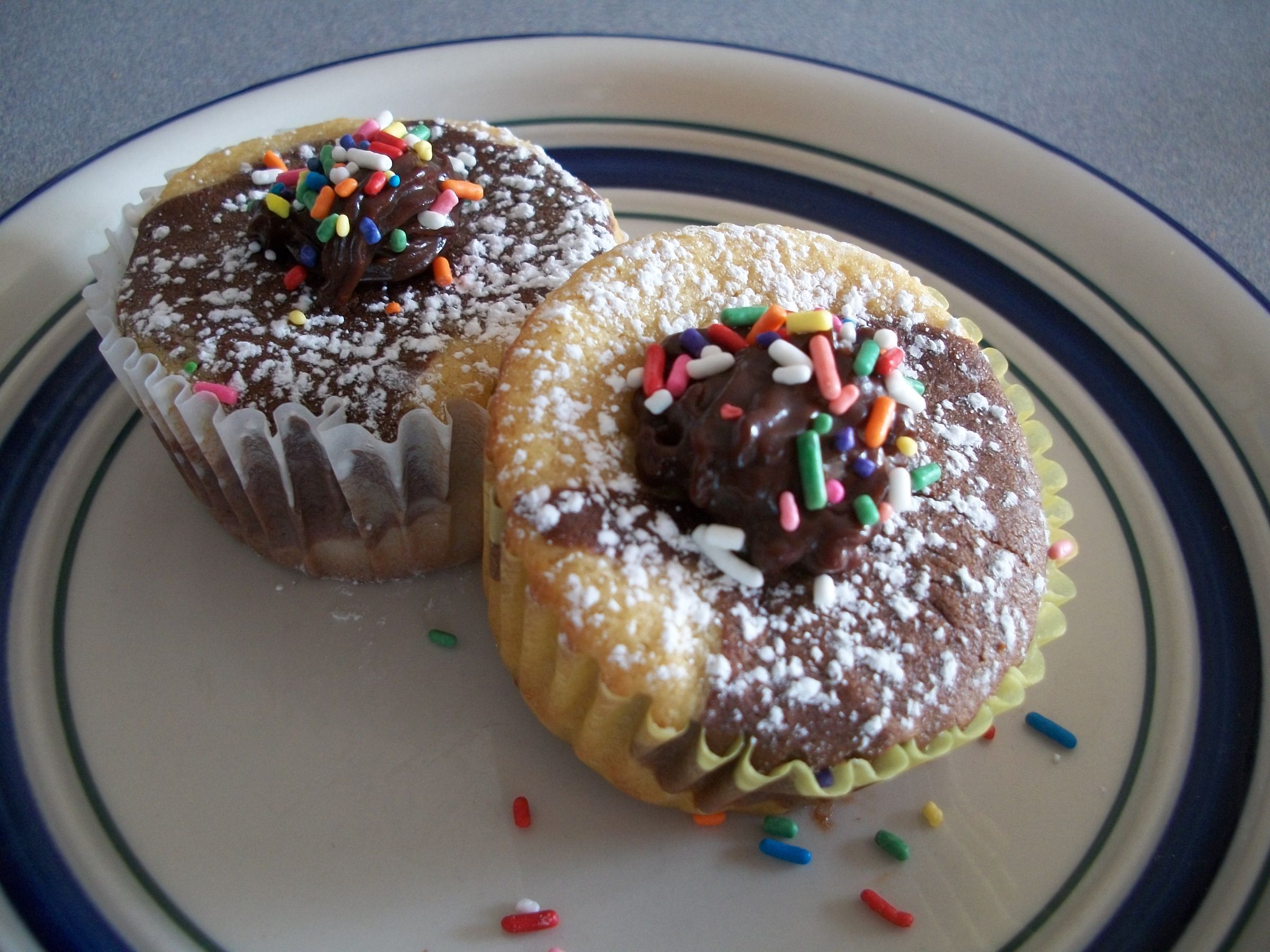 Chocolate Pudding Filled Marbled Party Cupcakes