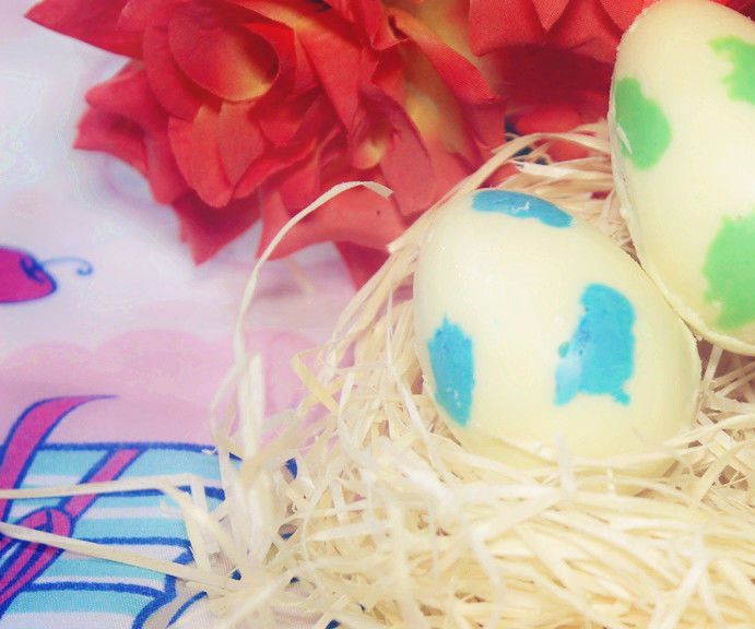 White Chocolete Yoshi Eggs (Super Mario)