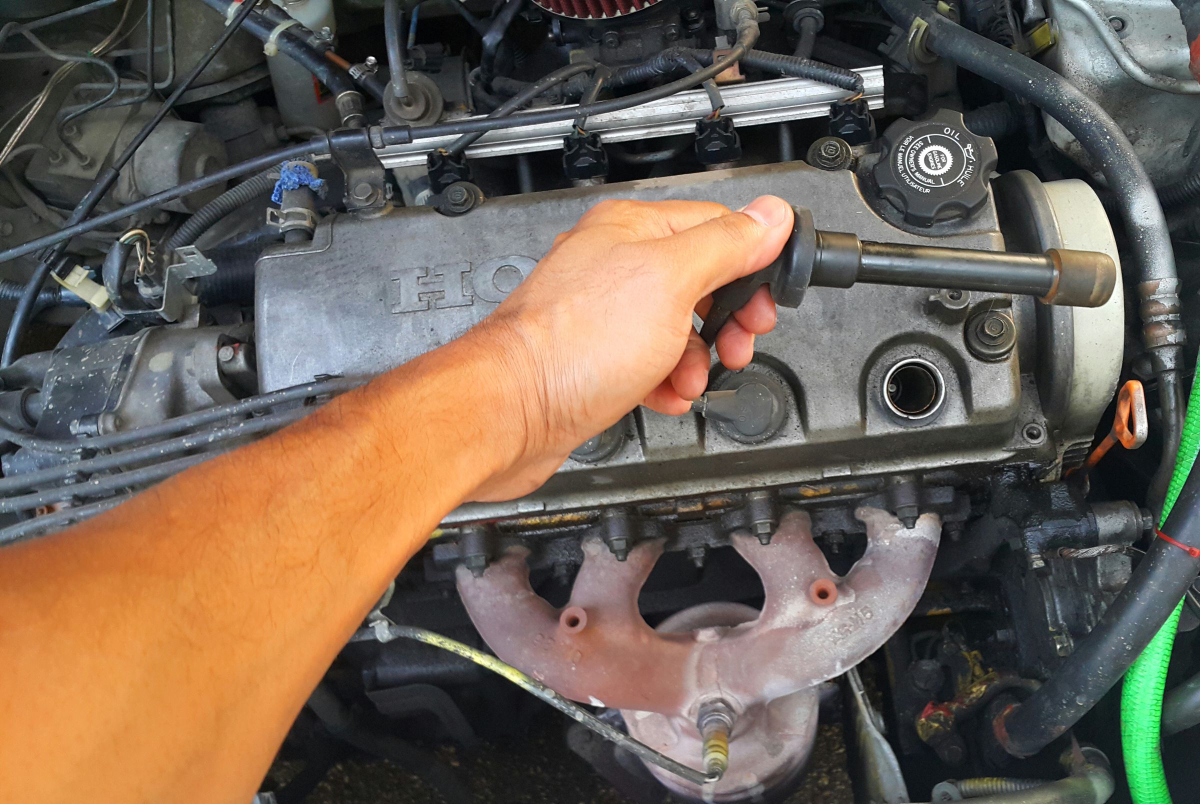Replacing Spark Plug Wires (Honda Civic 1999 D16Y7)! 4 Steps Instructables