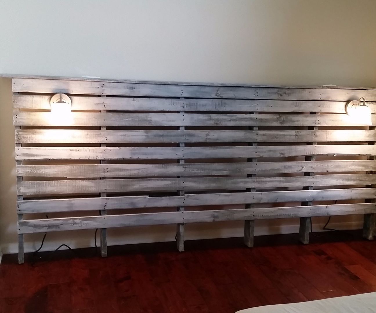 King Size Pallet Headboard