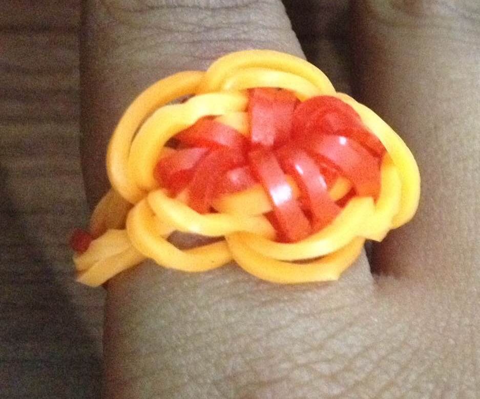 loom band: STAR BURST RING