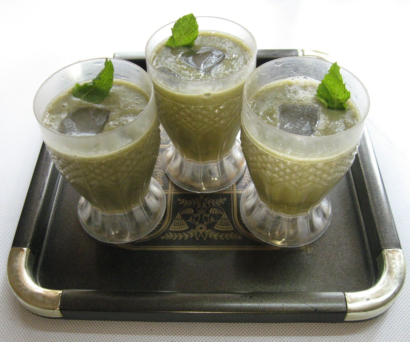 Banana - Mint - Coriander Smoothie