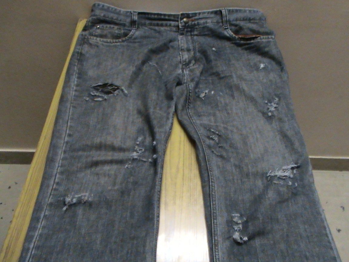 DIY Distressed Jeans