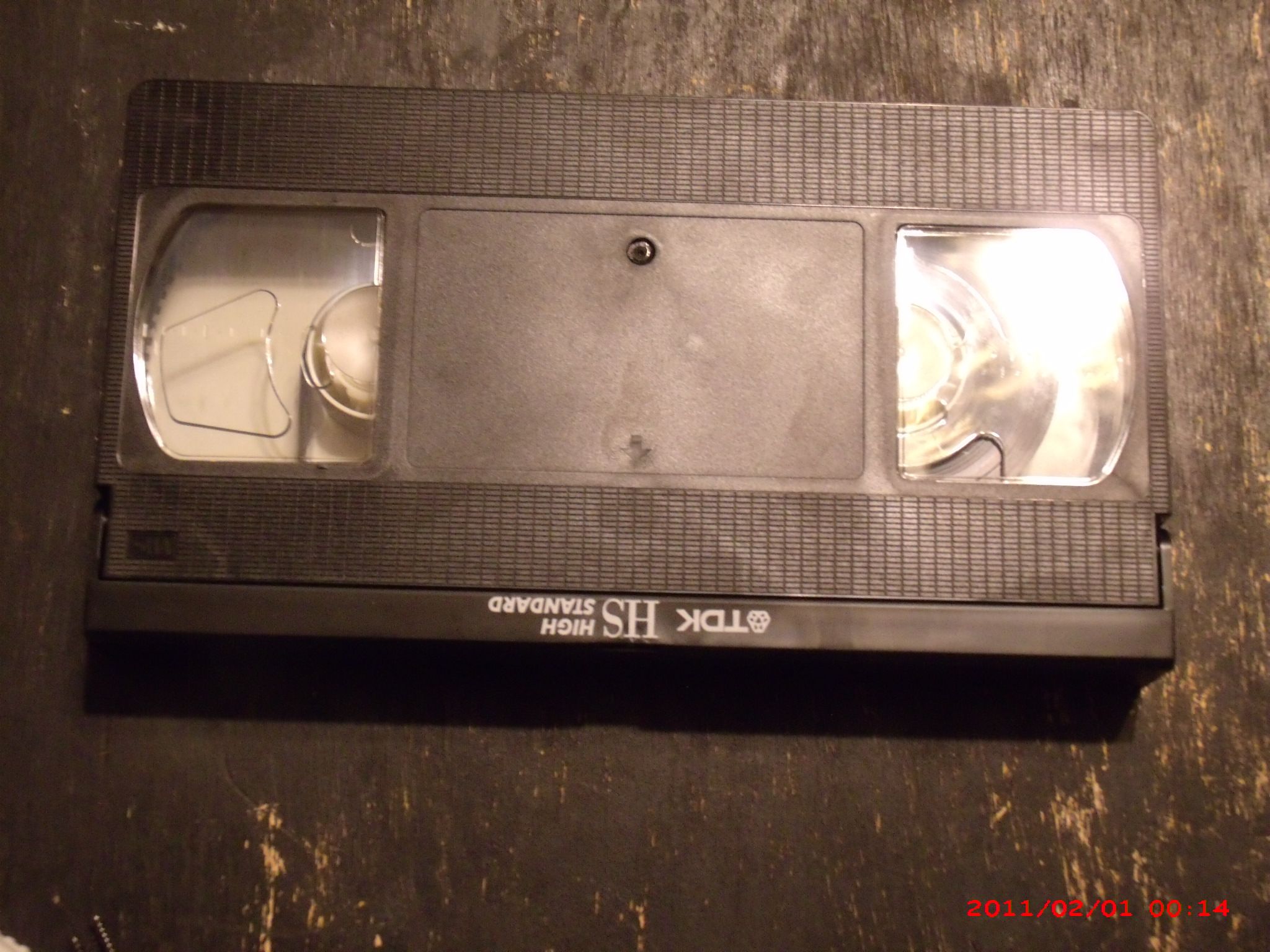How to Save a Cracked VHS Movie. 6 Steps (with Pictures) Instructables