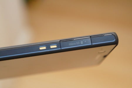 DIY Sony Xperia Z Desktop Charger