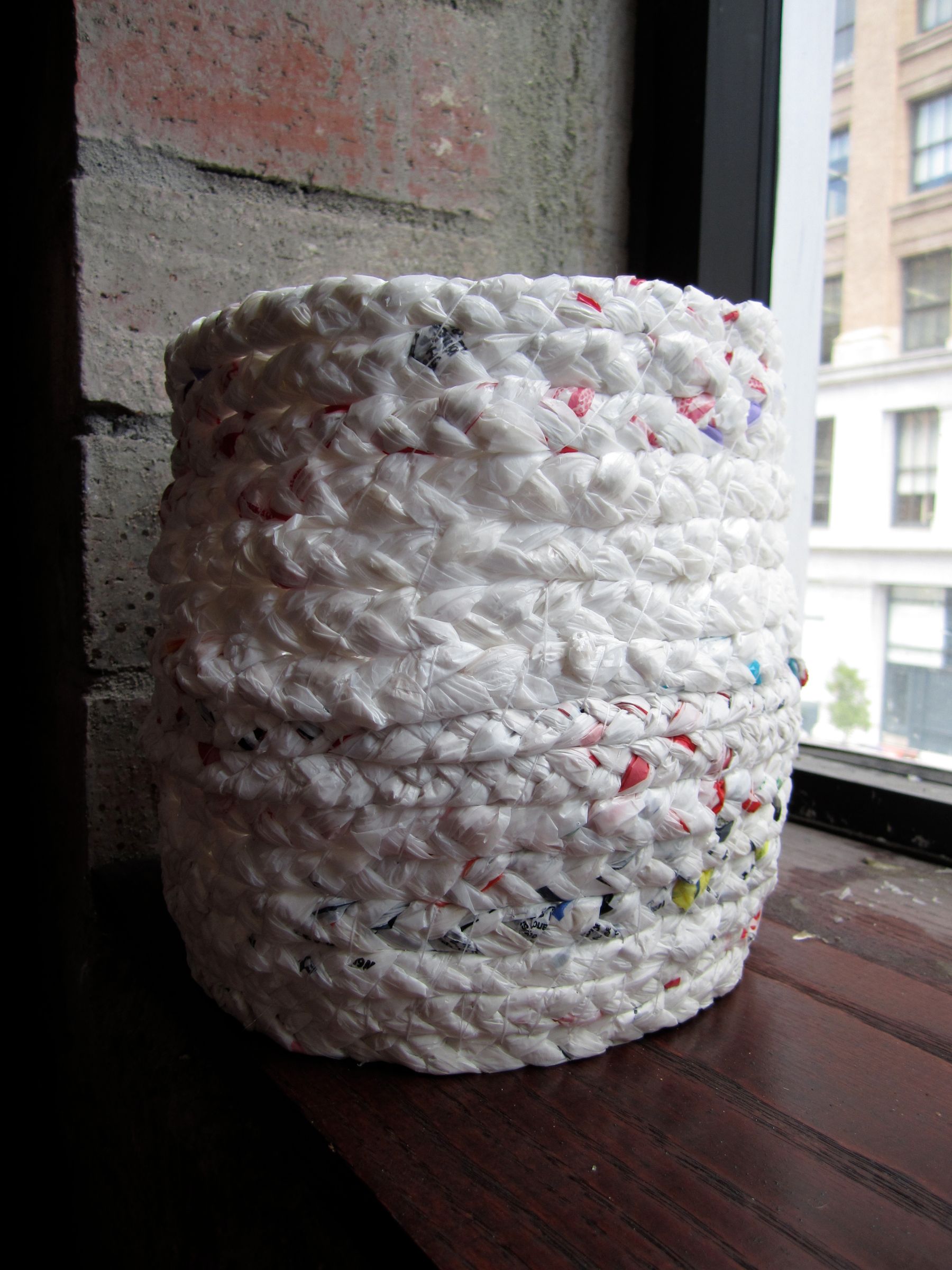 Make a Basket Out of Plastic Bags 11 Steps (with Pictures