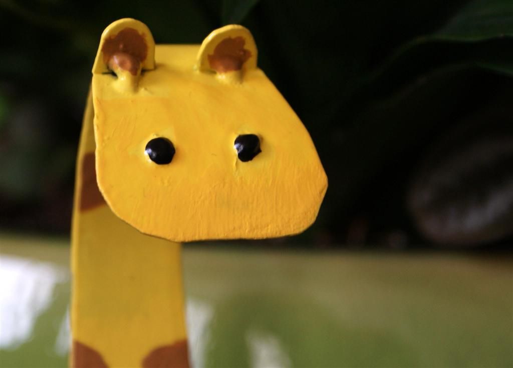 Giraffe Recipe Holder