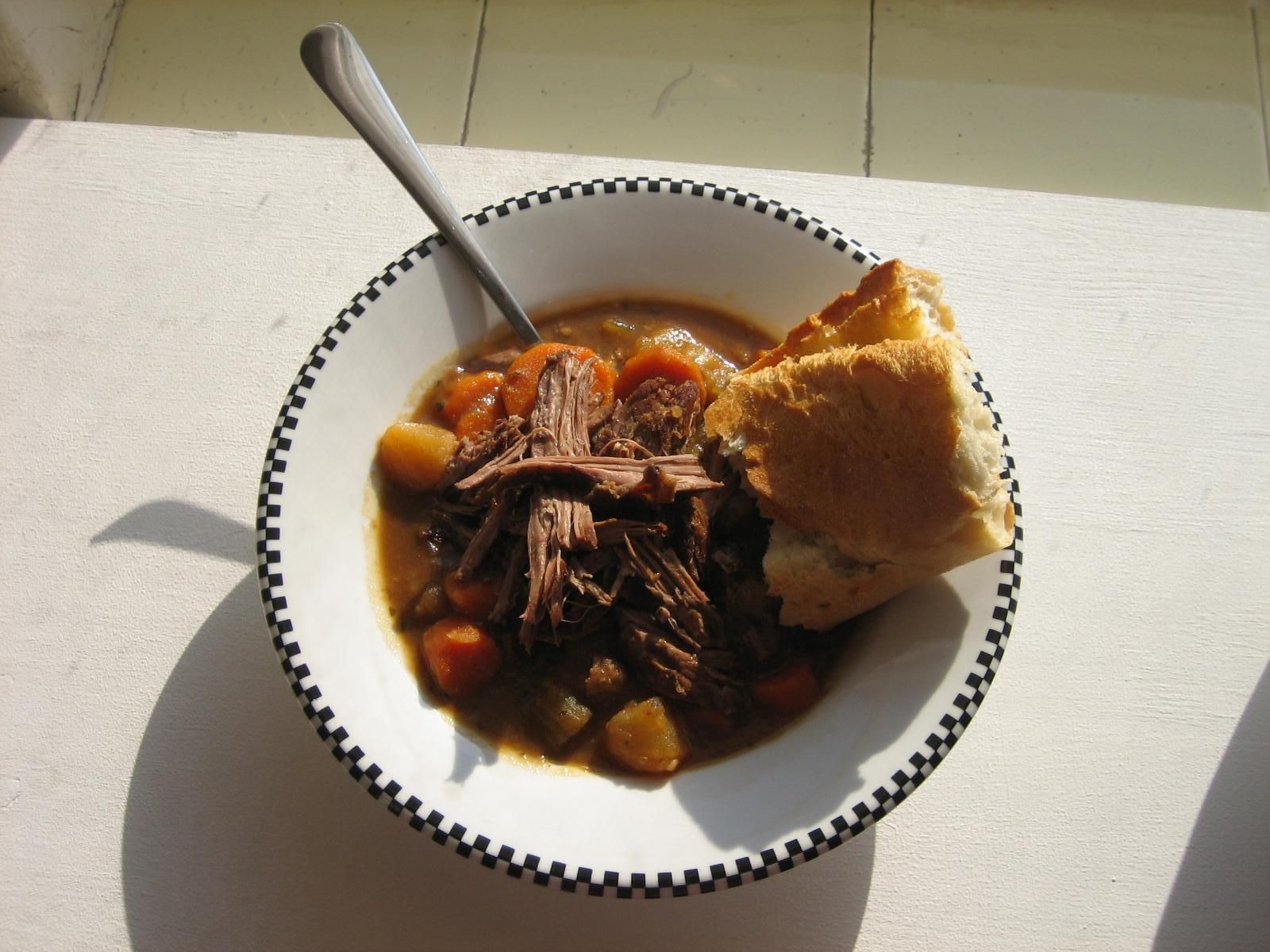 How to Make My Favorite Garlic Studded Pot Roast! 7 Steps (with
