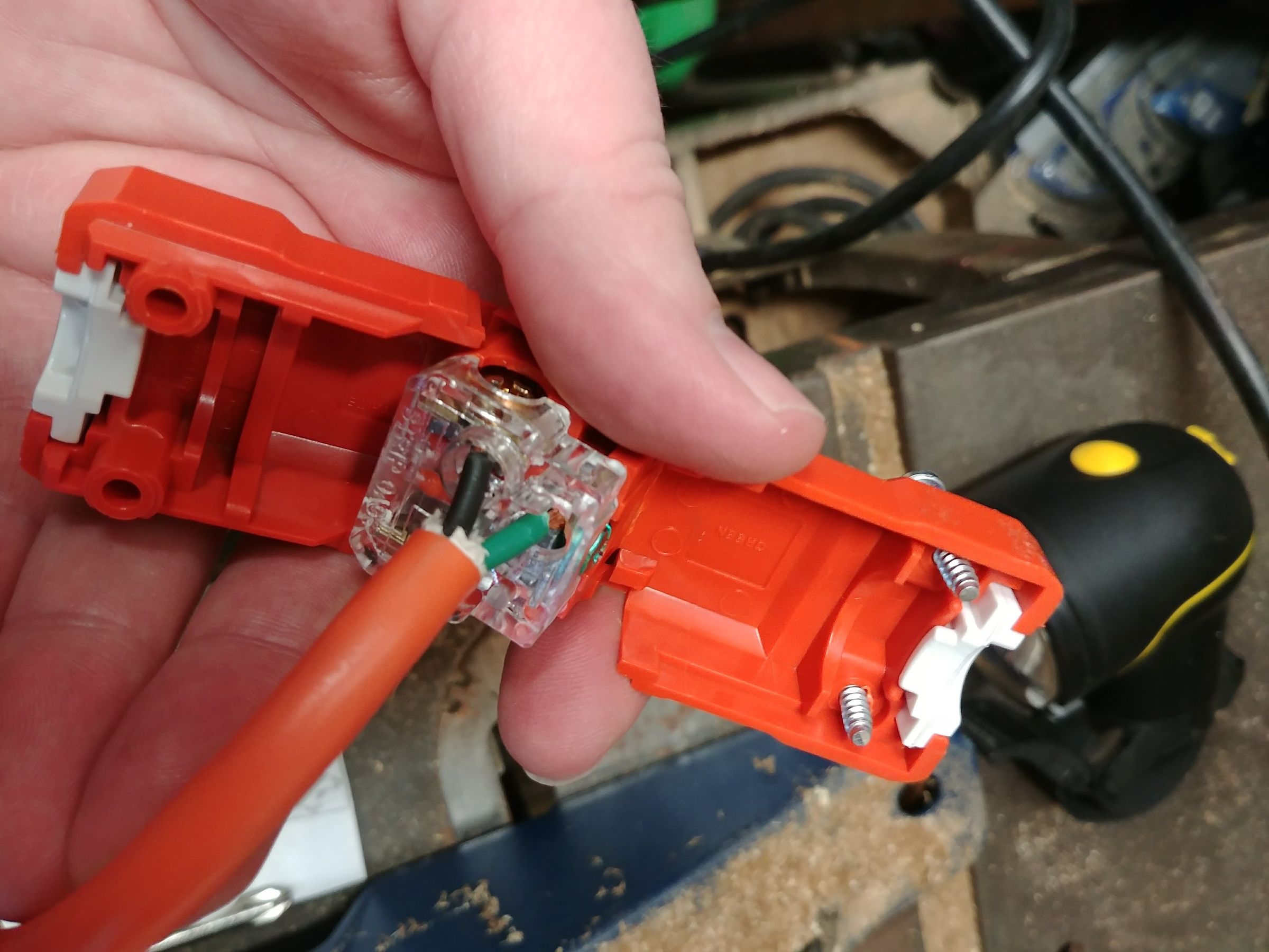 Replace Outlets and Extension Cord Plug 11 Steps (with Pictures) Instructables