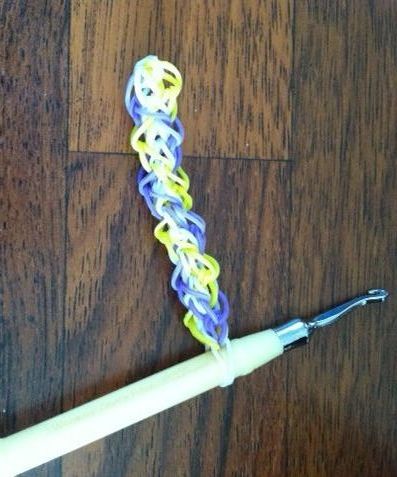 How to Make Rainbow Loom Bracelets or Rings Using the Triple Diamond Pattern