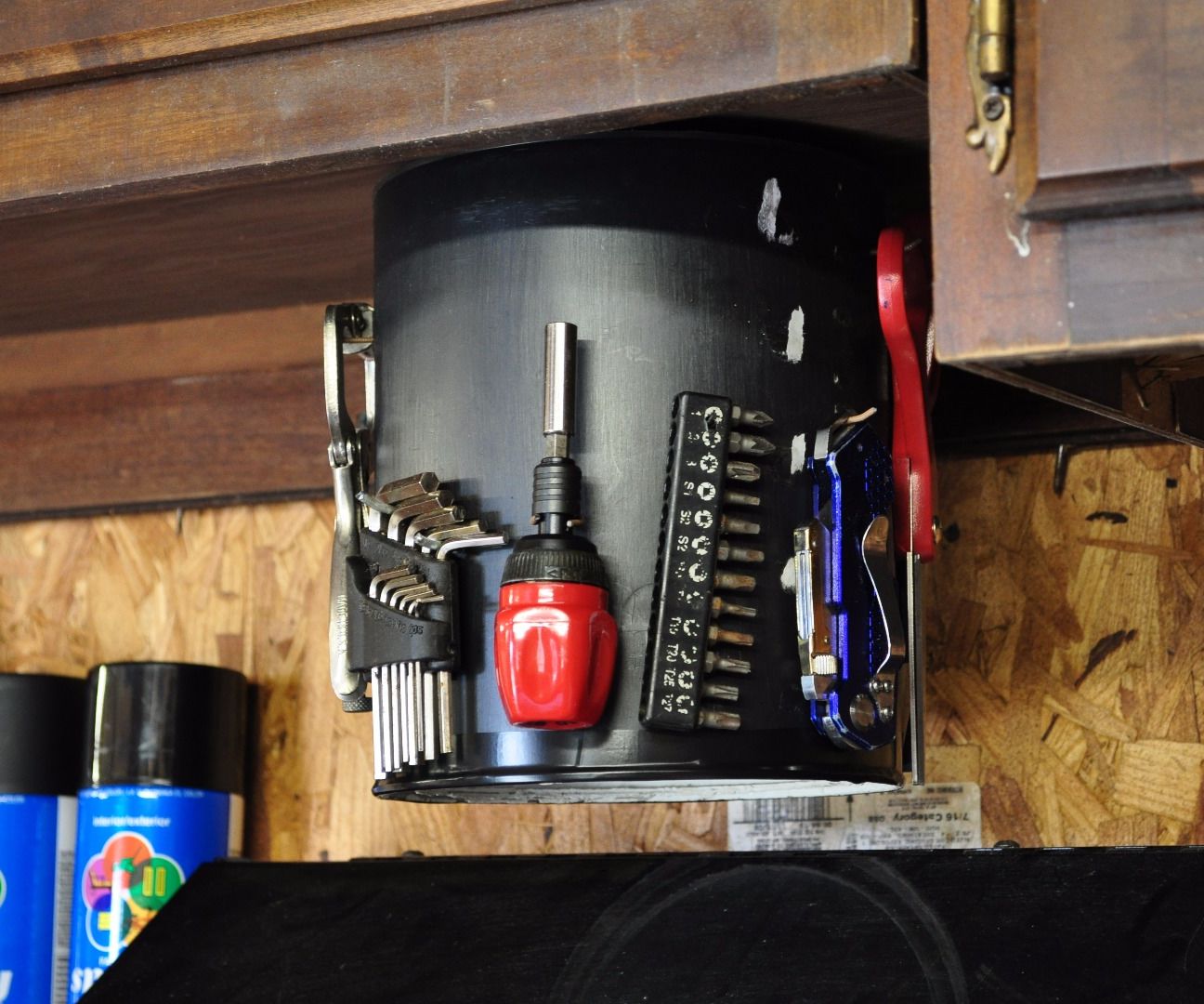 How to Make a Tool Carousel From a Paint Bucket