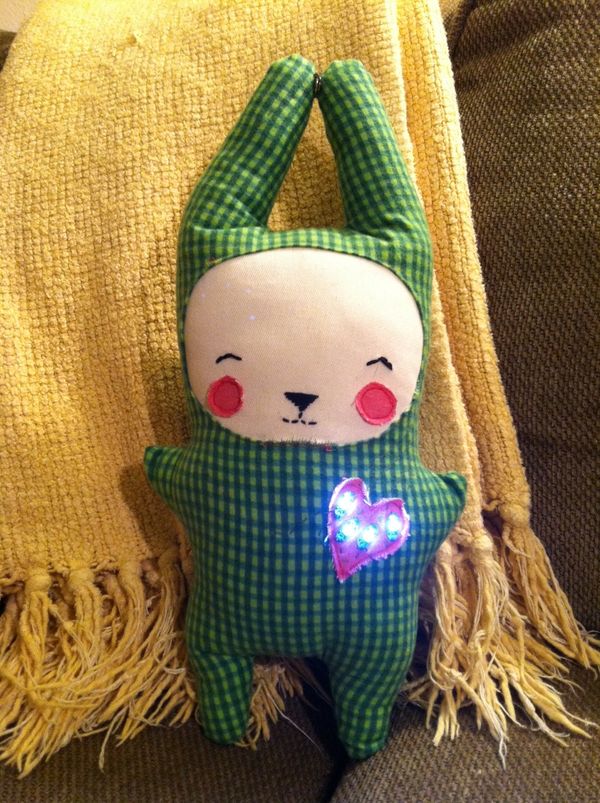 Lilypad Arduino Light-up Critter