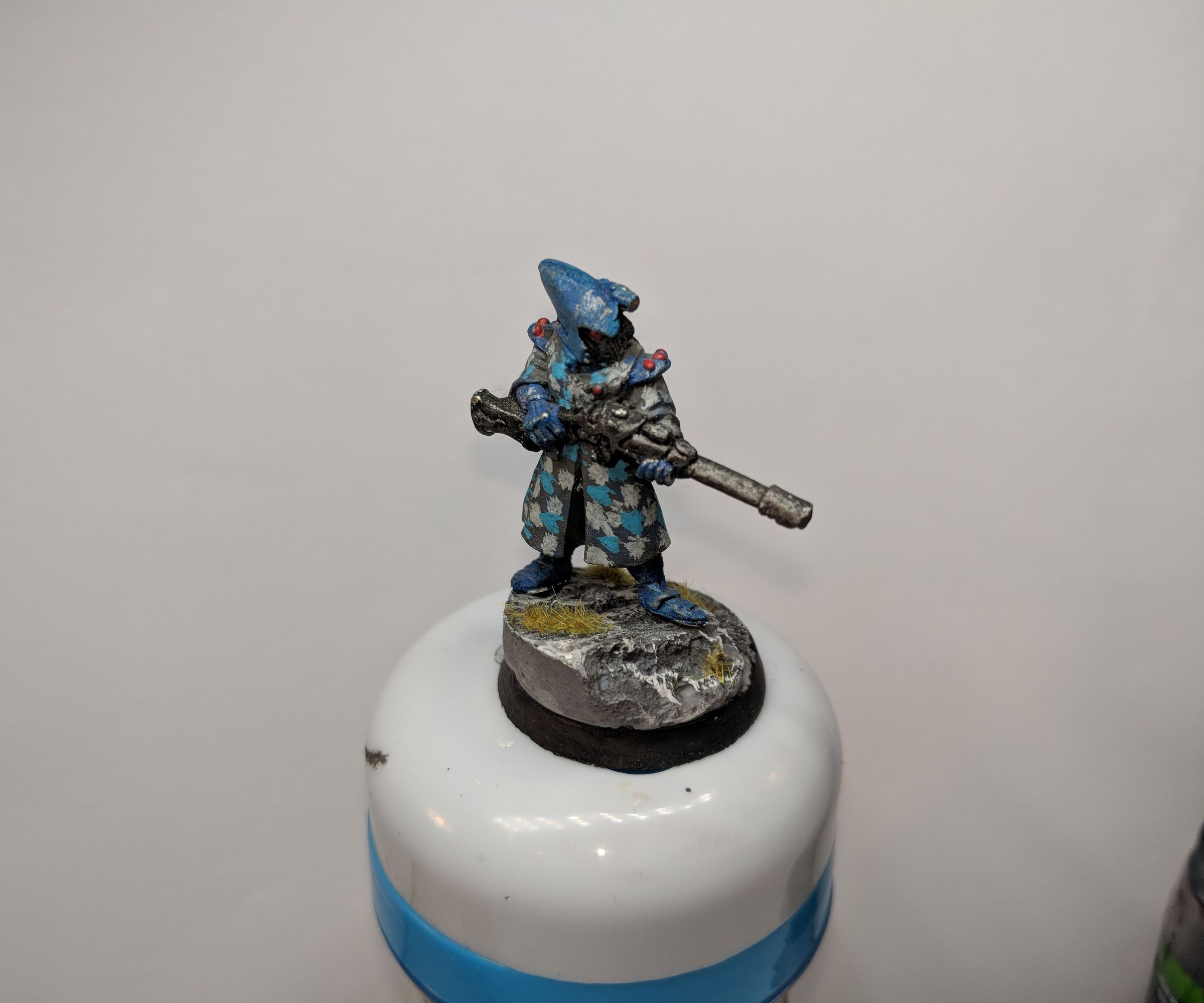How to Quickly and Easily Paint a Resin Base for Warhammer 40,000 Miniatures