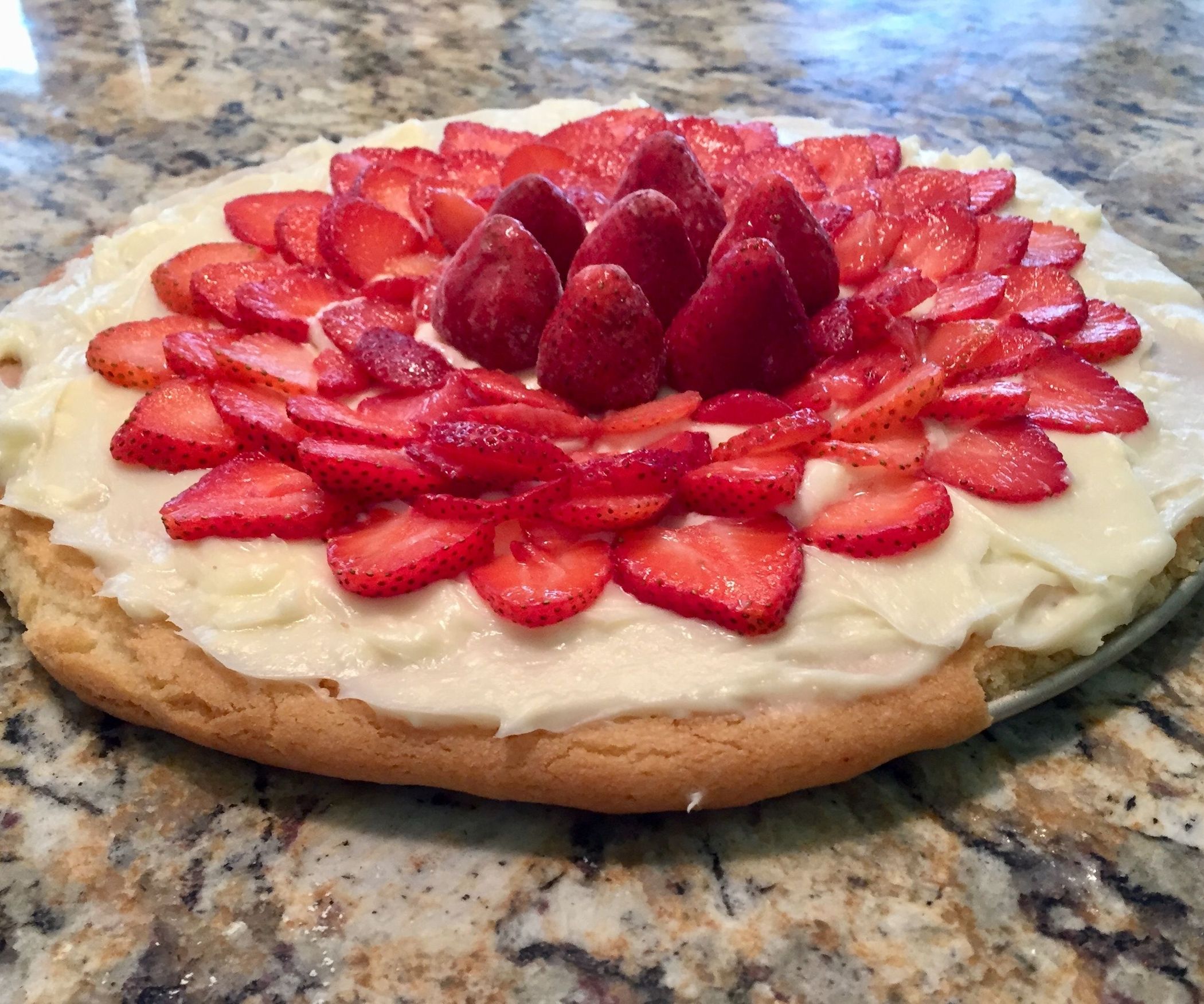 AMAZING Strawberry Dessert Pizza 4 Steps Instructables