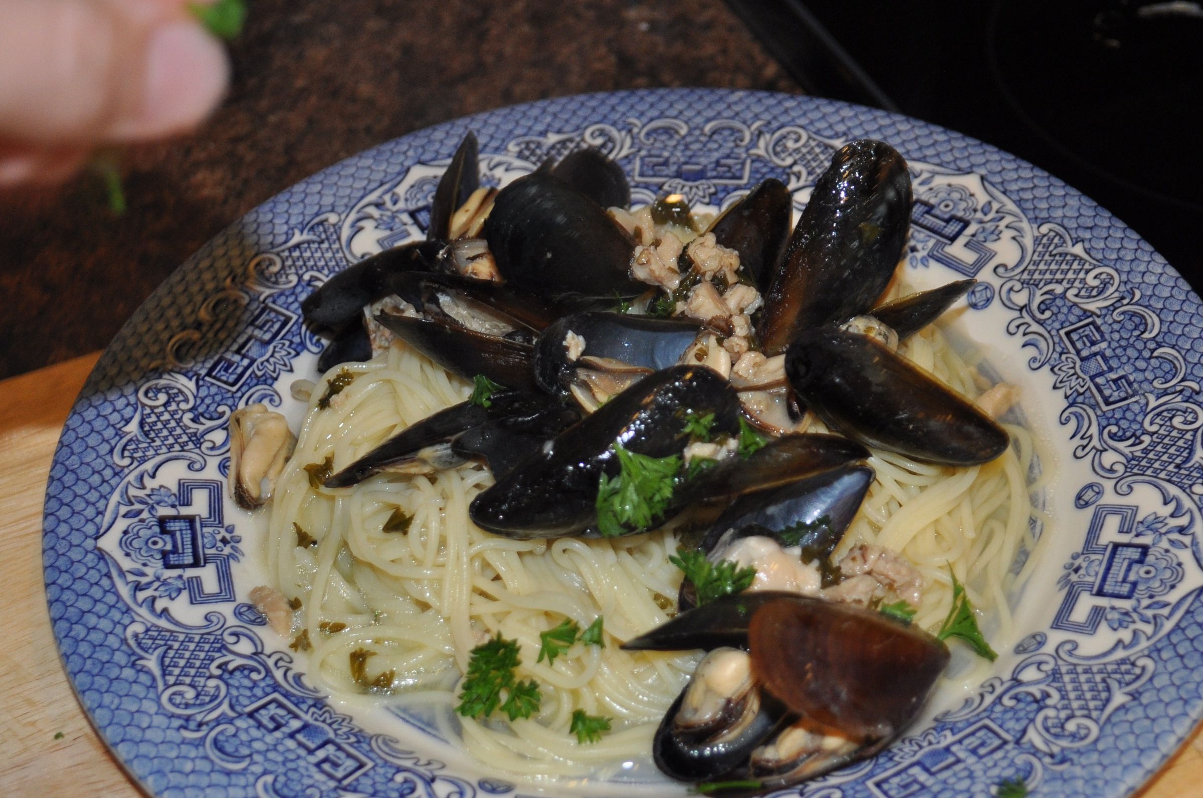 Mariners Mussels (Clams, Mussles & Angel Hair) 5 Steps (with Pictures