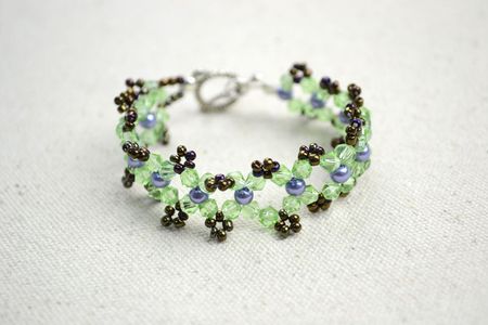 How to Make DIY Fashion Bracelets With Only Several Steps