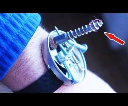 Simple magnet wristlet