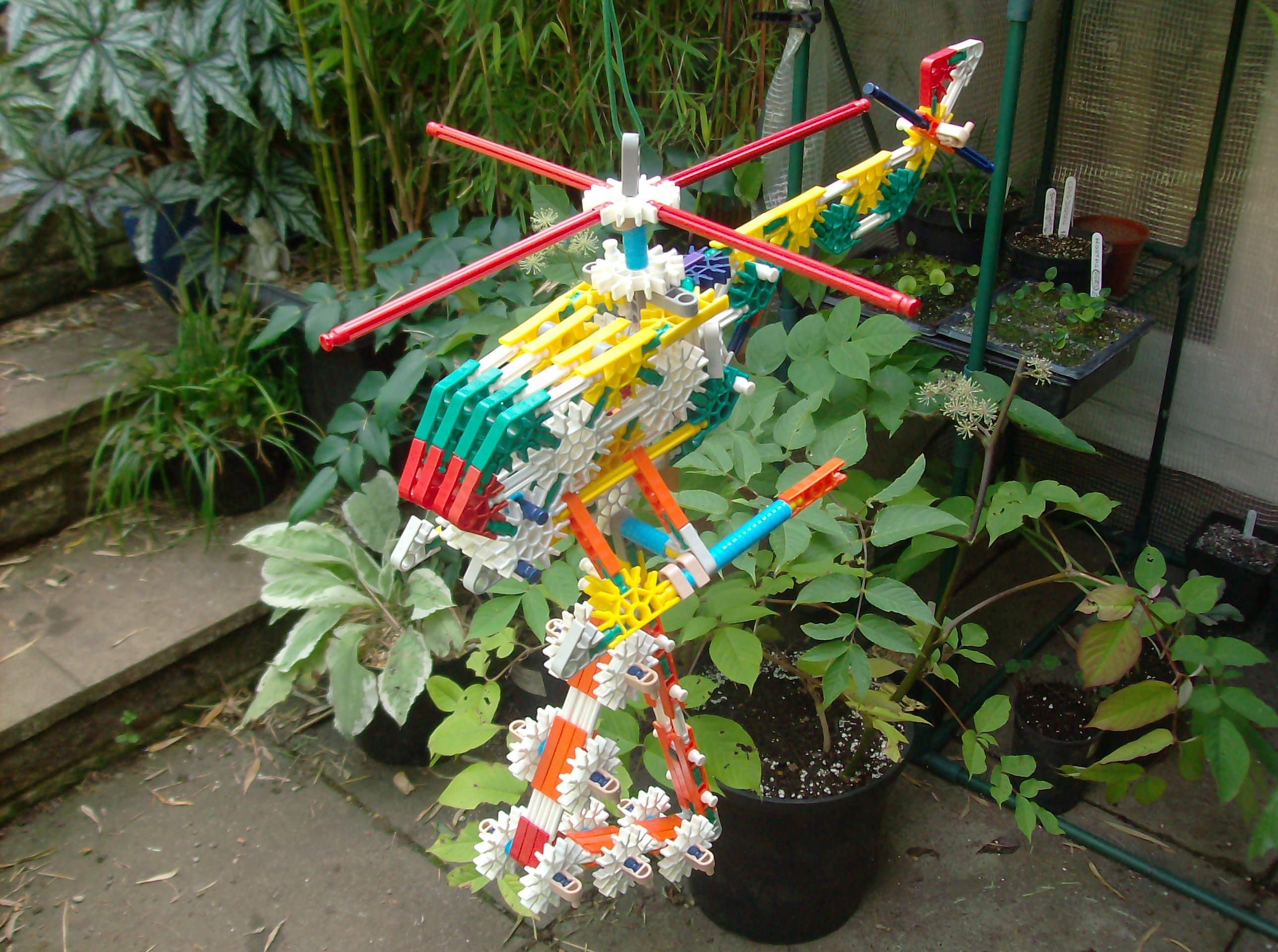 K'nex James Bond Helicopter With Saws Instructions 4 Steps