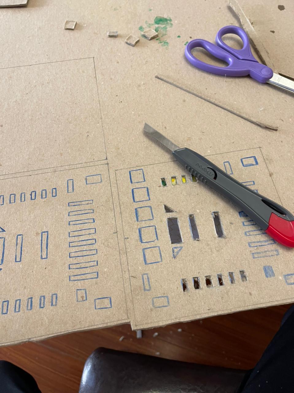 Corte Y Monte De Carcasa