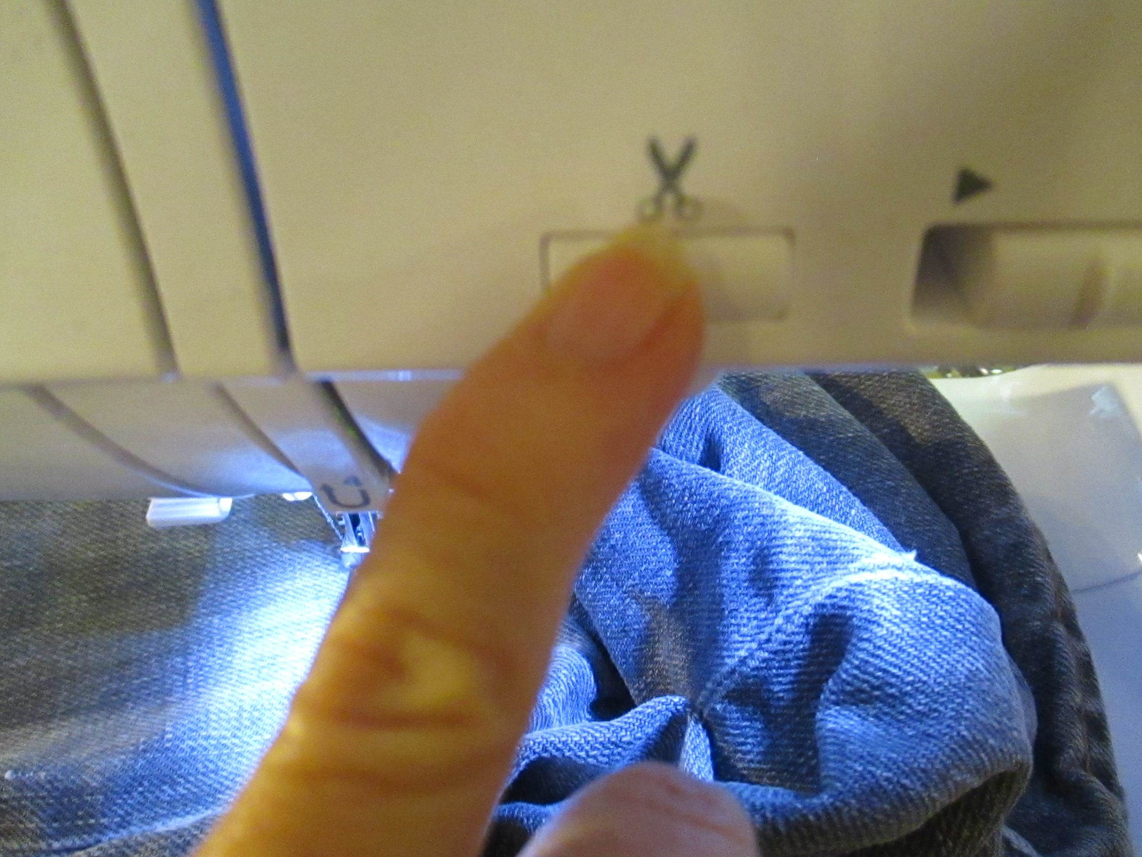 Sewing a Patch in Hardtoreach Places 5 Steps (with Pictures