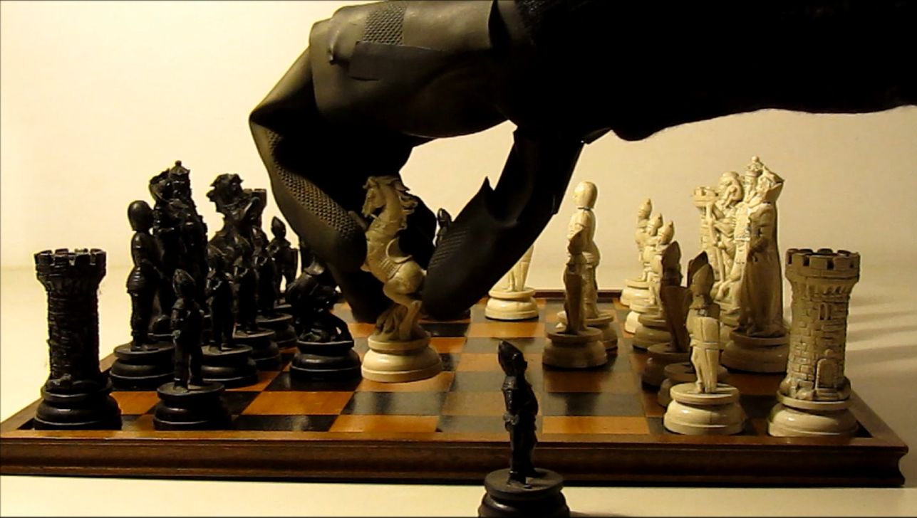 Simple and Cheap ROBOT HAND Using Only ONE MOTOR!