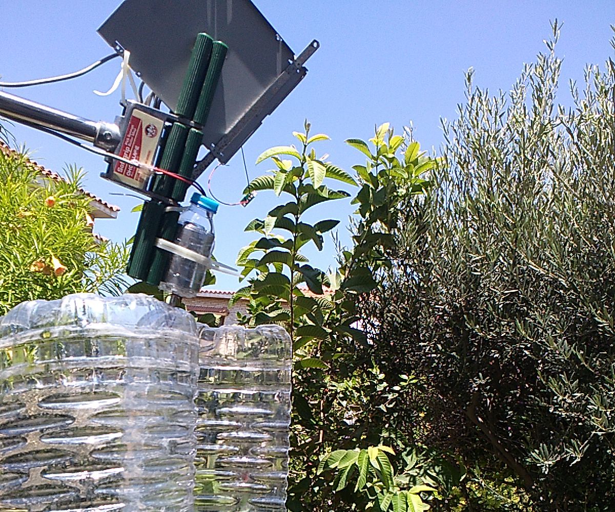 Vertical Wind Turbine From Big PET Bottle