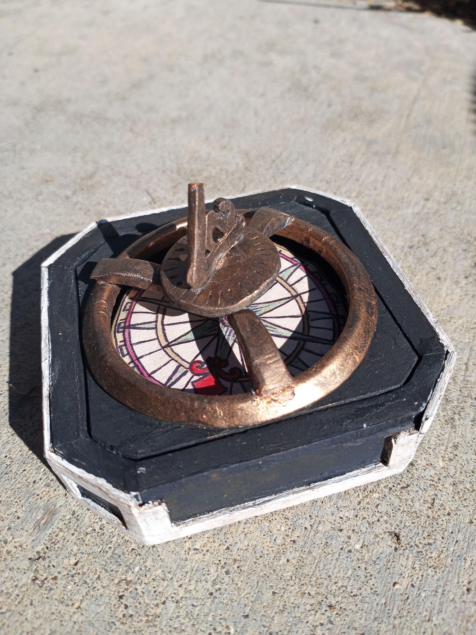 The Compass That Doesn't Point North 10 Steps (with Pictures