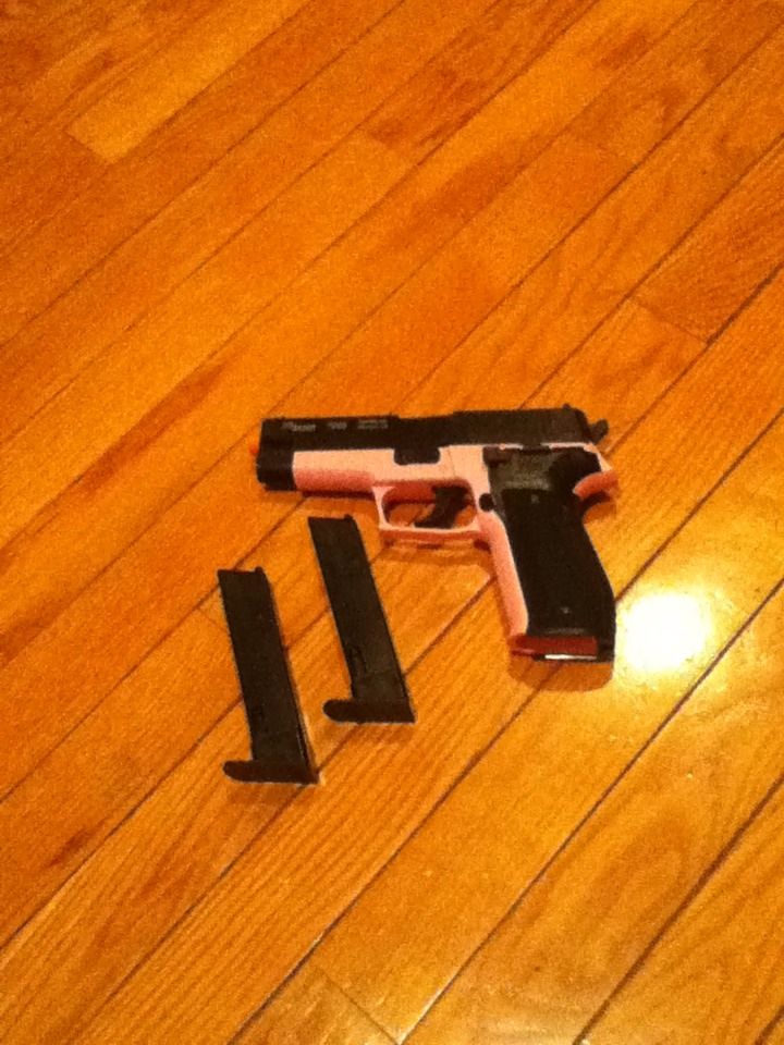 How to Use an Airsoft Pistol