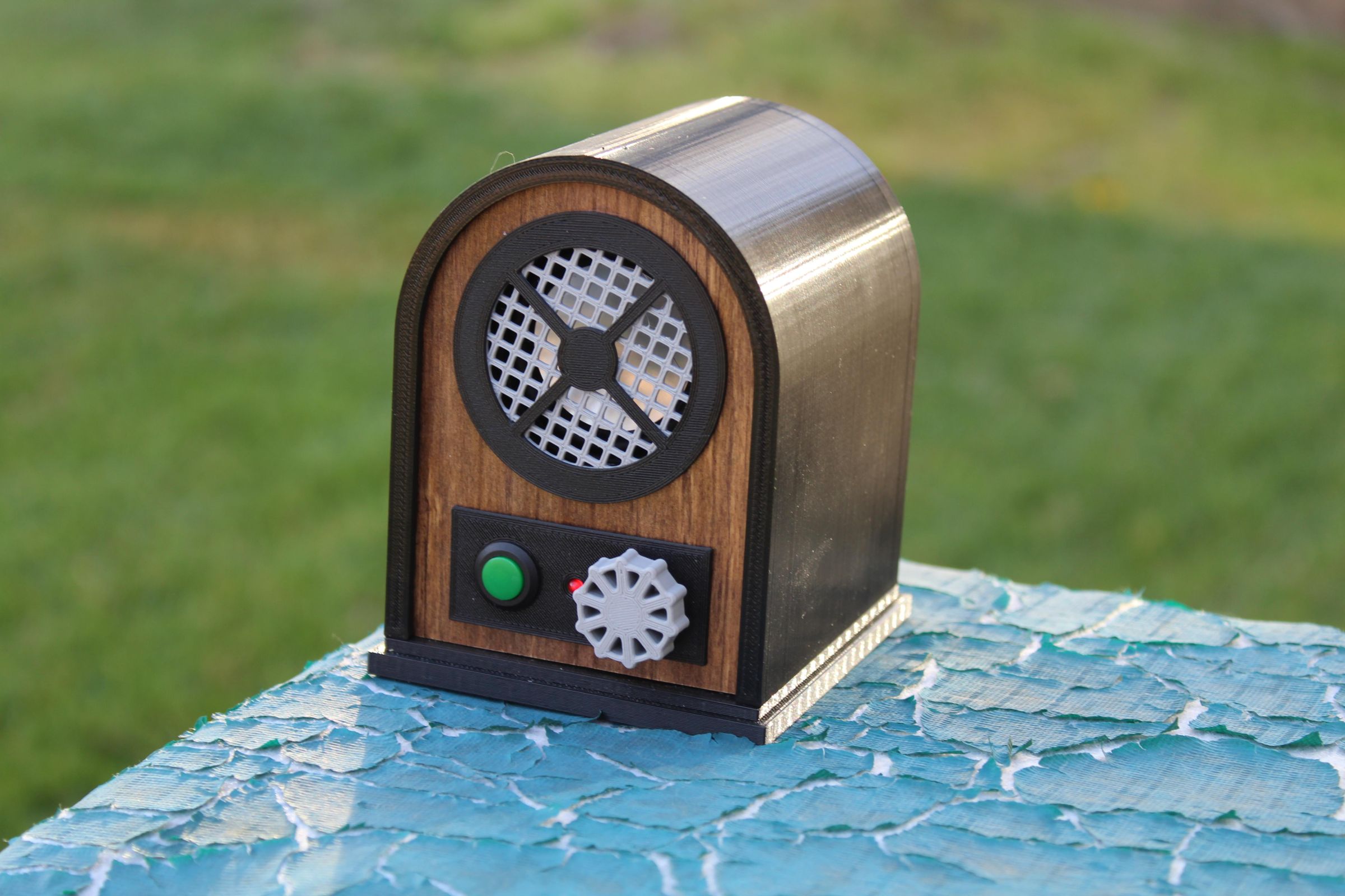 Retro Battery Powered Bluetooth Speaker 10 Steps (with Pictures