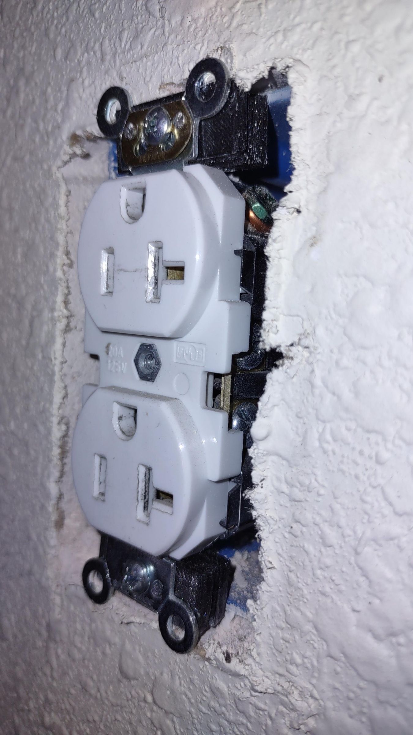 Electrical Outlet Stabilization Spacers Fix Loose Outlets 3 Steps