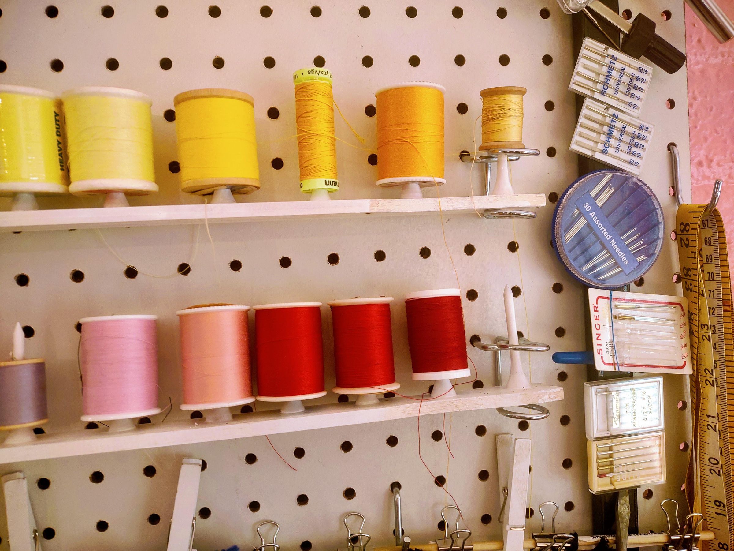 Quick & Dirty Thread Spool Rack : 5 Steps - Instructables