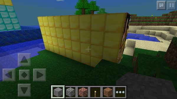 How to Make a Guard Entrance in Minecraft Pe