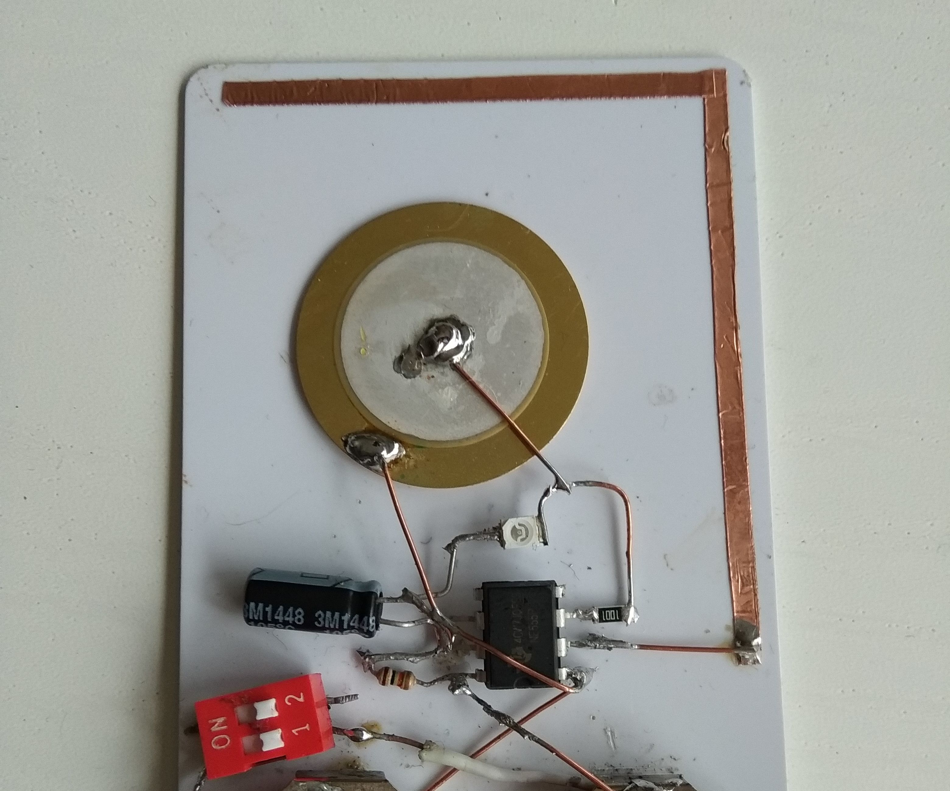 Credit Card Sized Contactless Voltage Detector (555)