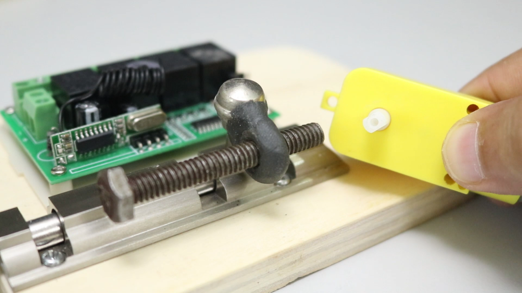 Remote Control Lock : 12 Steps (with Pictures) Circuit Diagram