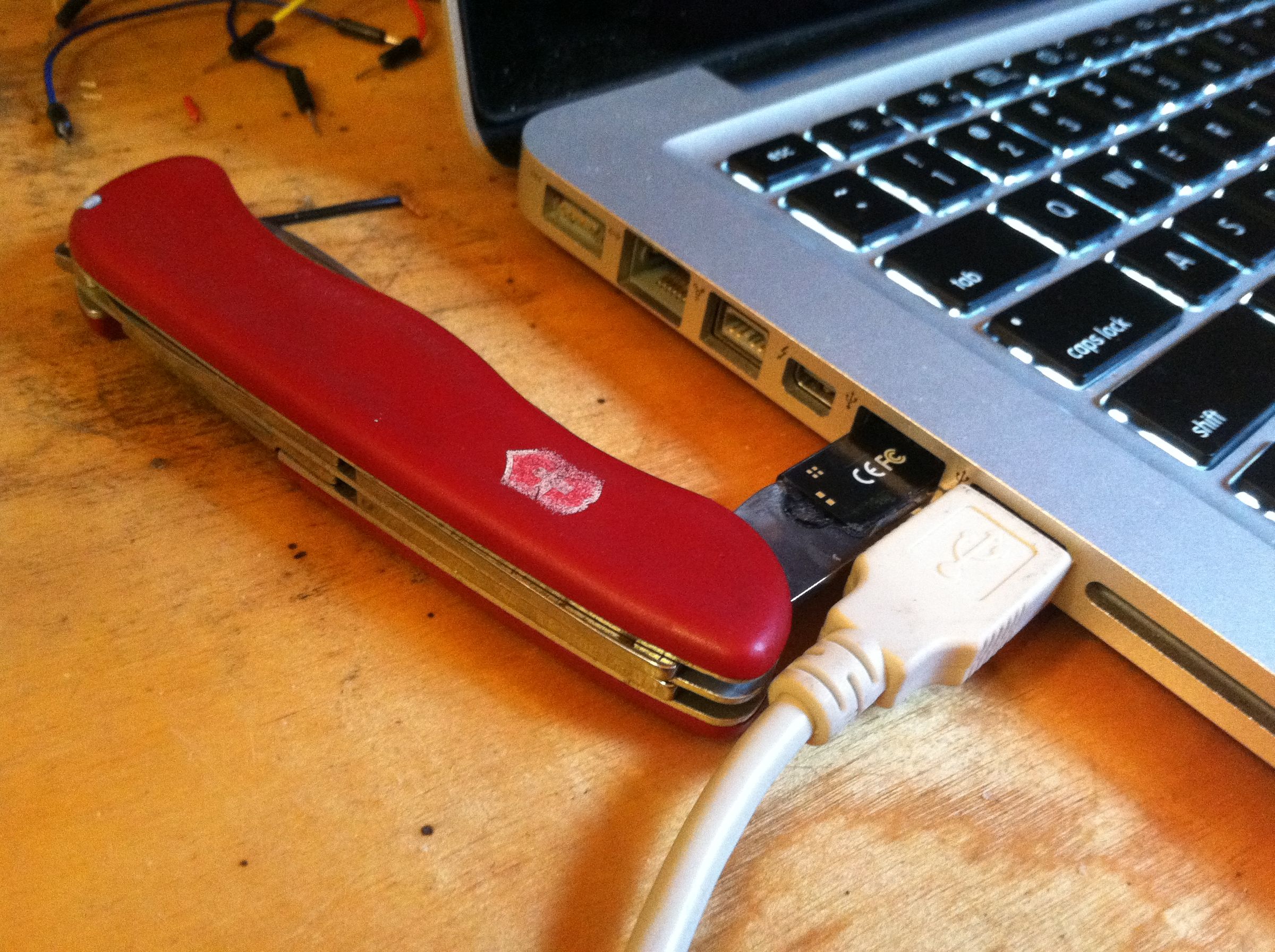Swiss Army Knife + USB Flash Drive 3 Steps (with Pictures
