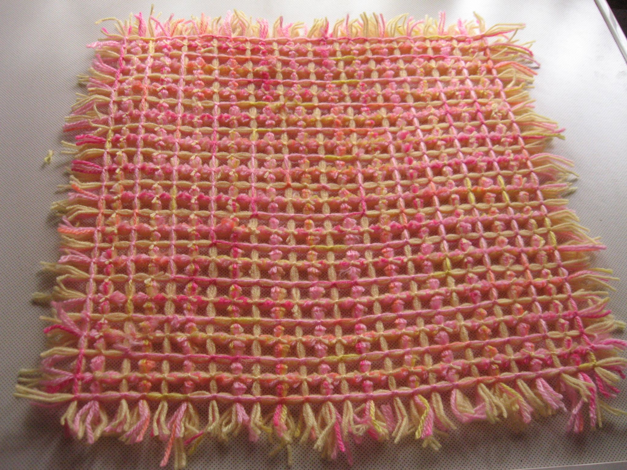 How to Weave a Mat With Small Pom Poms 13 Steps (with Pictures