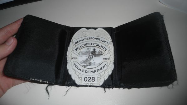How to Make an Old Wallet Into Somthing Cool