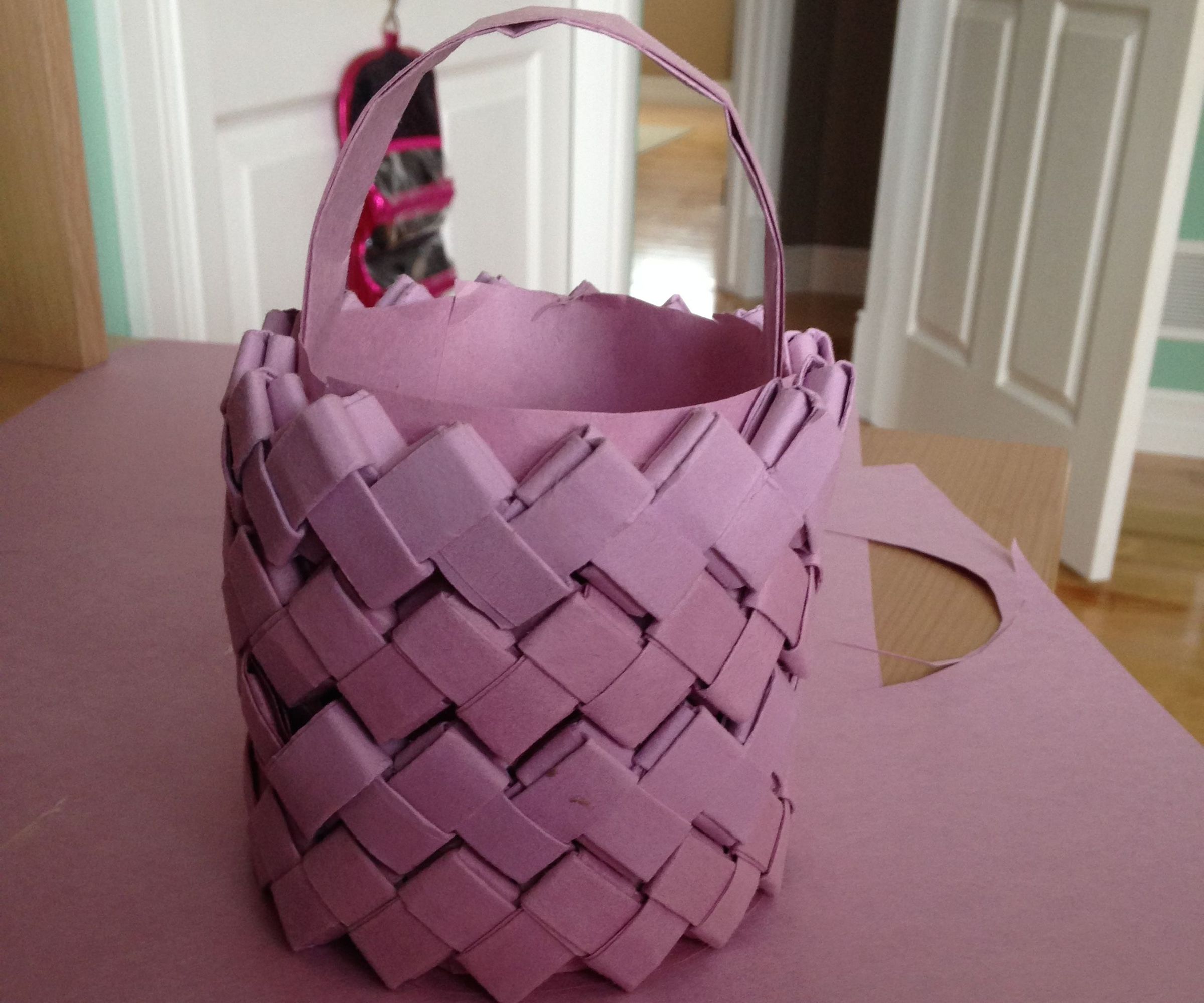 How to Weave a Paper Basket