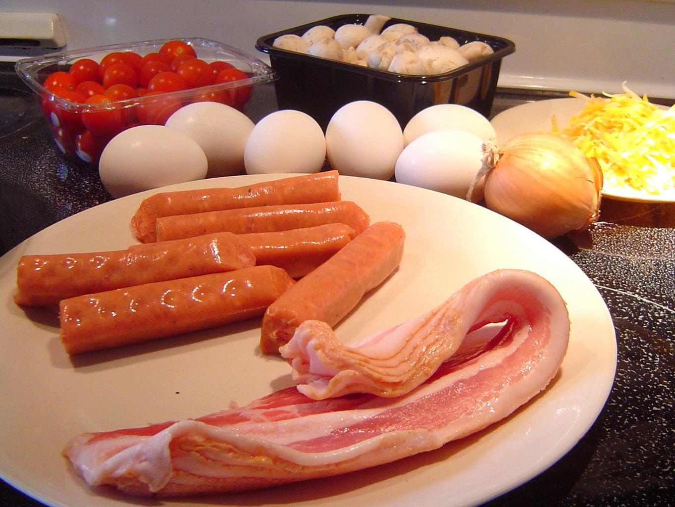 can you cook bacon and sausage together