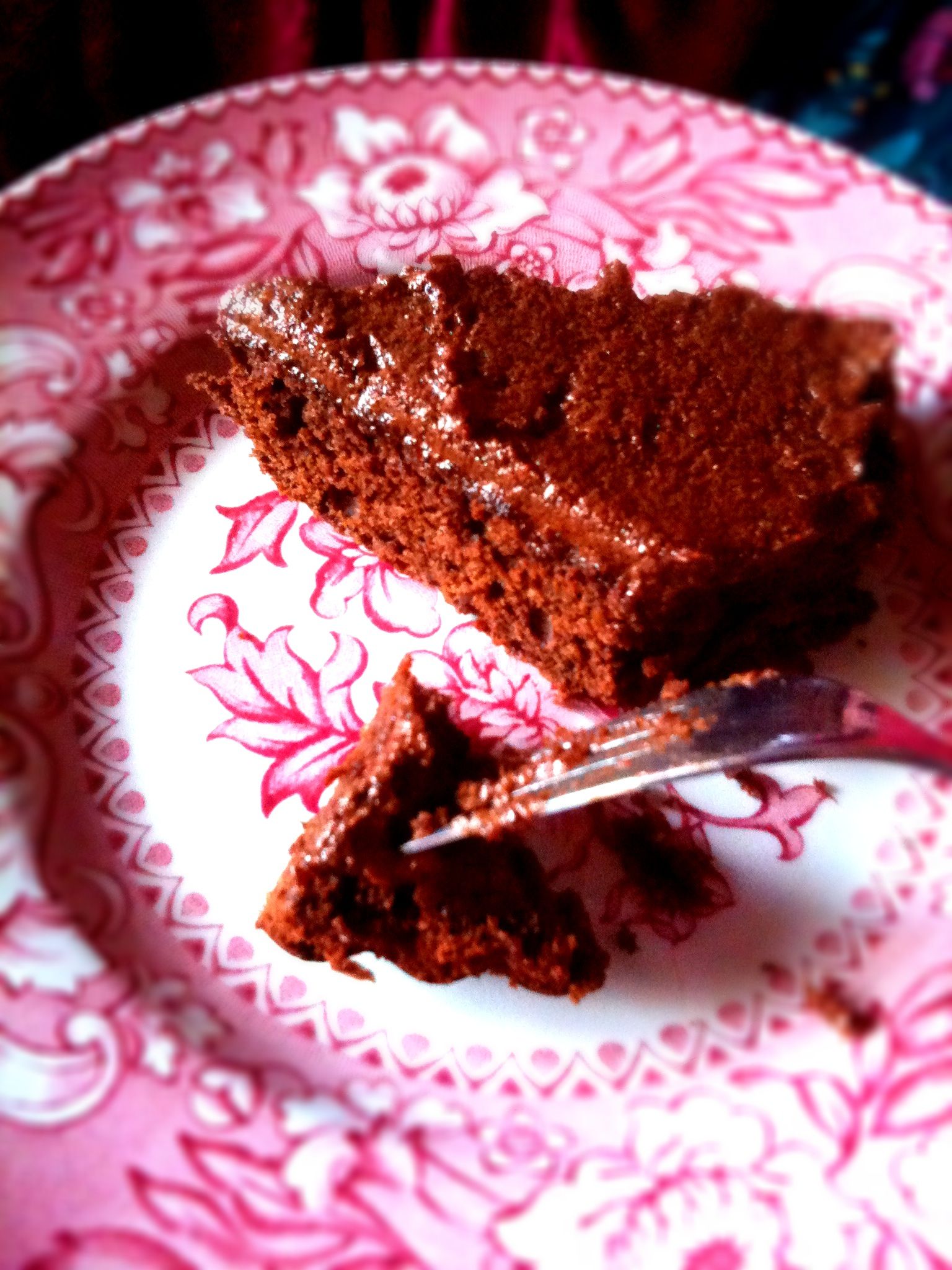 Make a Gluten Free Sugar Free Dairy Free (and Yet Still Delicious) Chocolate Cake