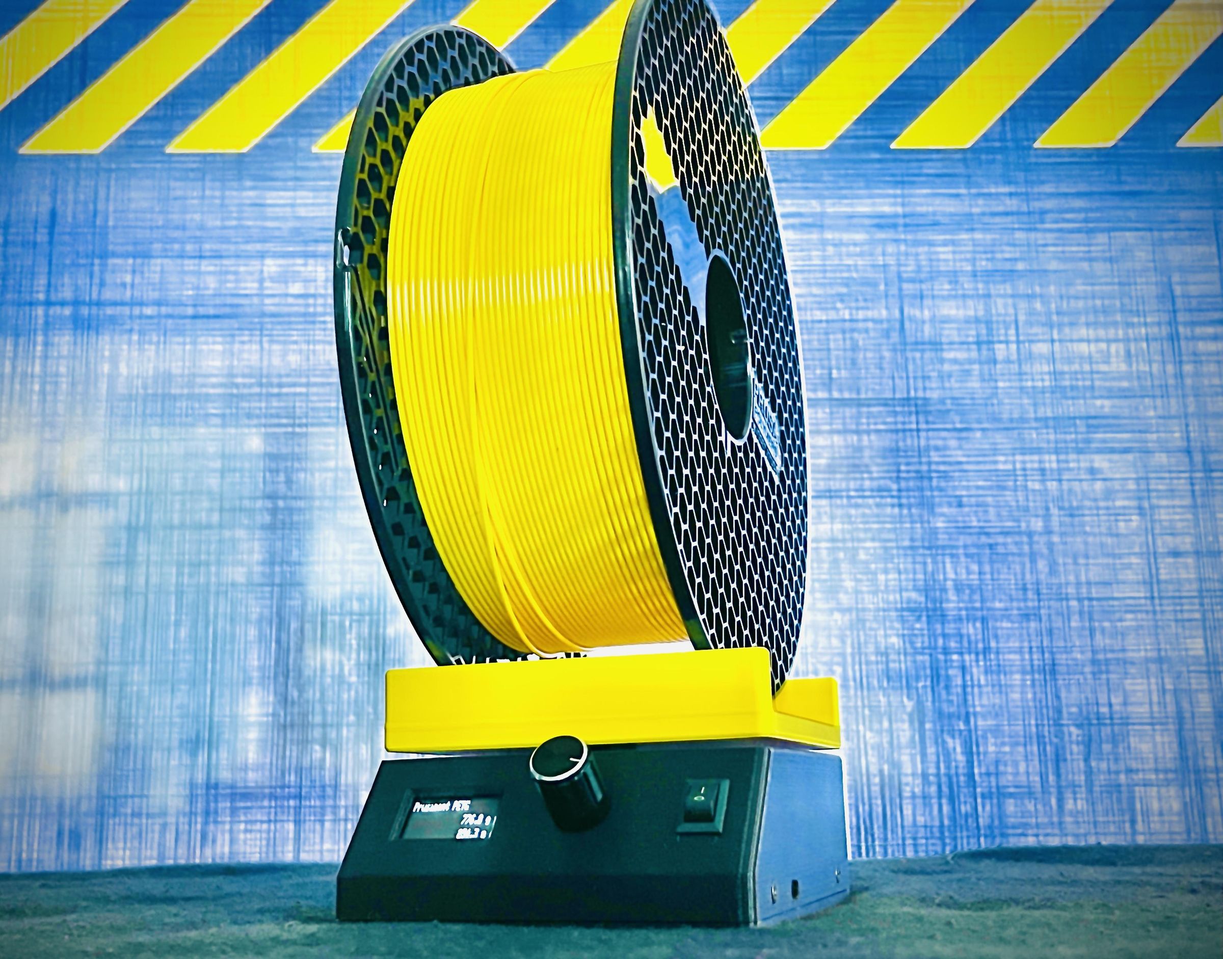 SCALEY - the Filament Scale for 1kg Spools With ESP32