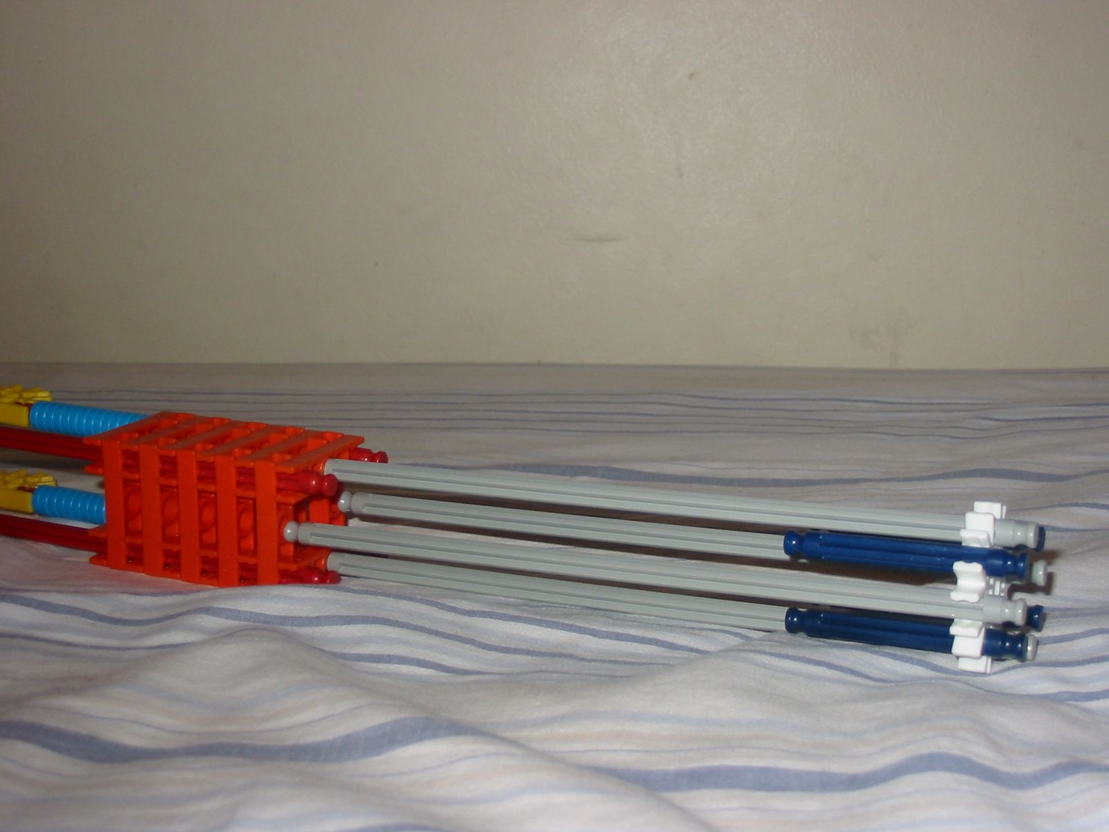 Almost Indestructible Rubber Band Powered K'nex Gun 6 Steps